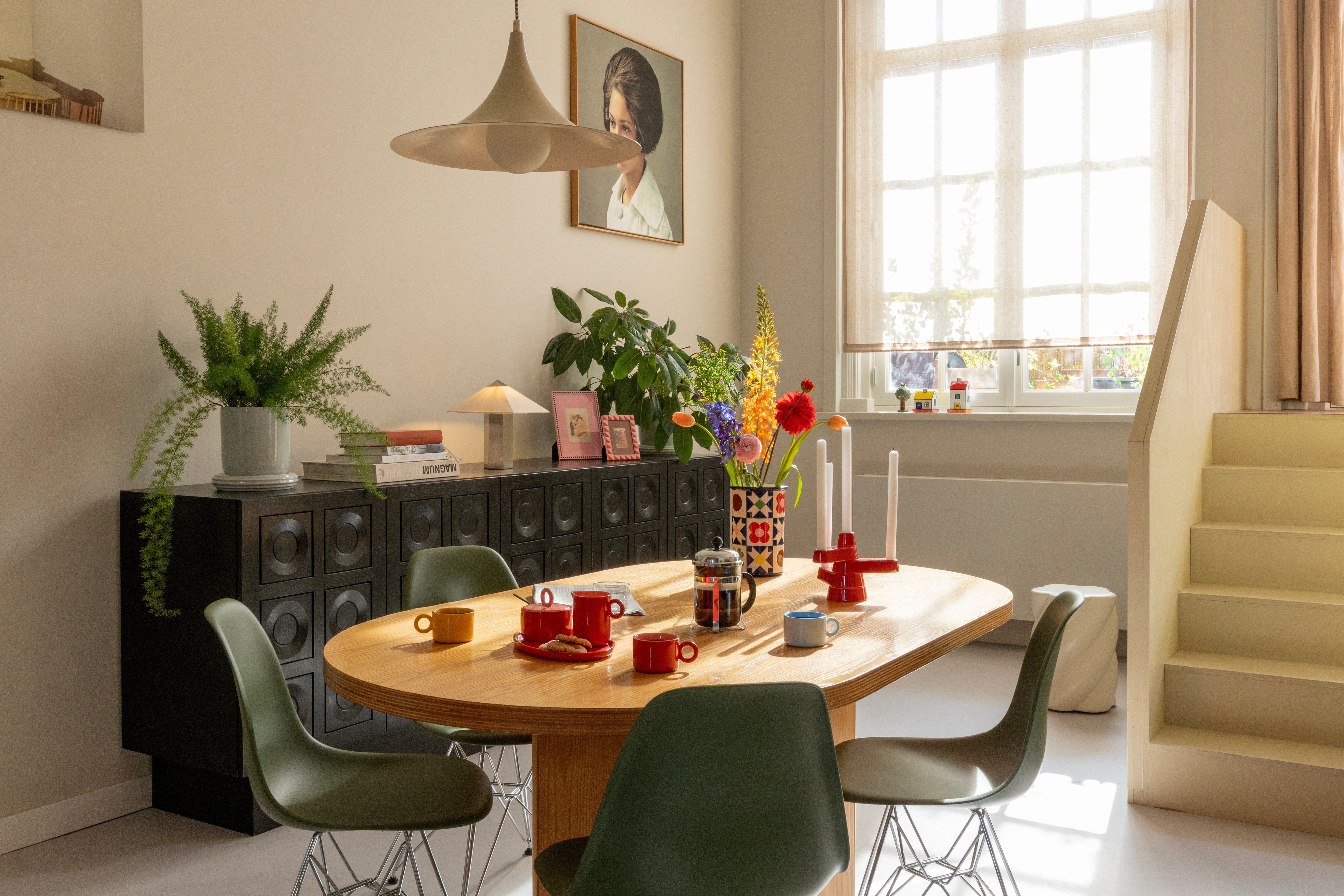 Stolná lampa PHIRA strieborná s ľanovým tienidlom