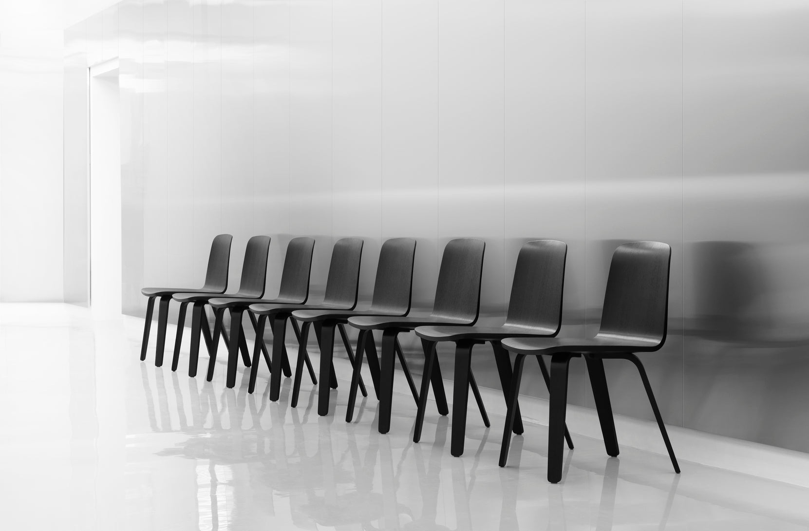 Stolička JUST čierny dub