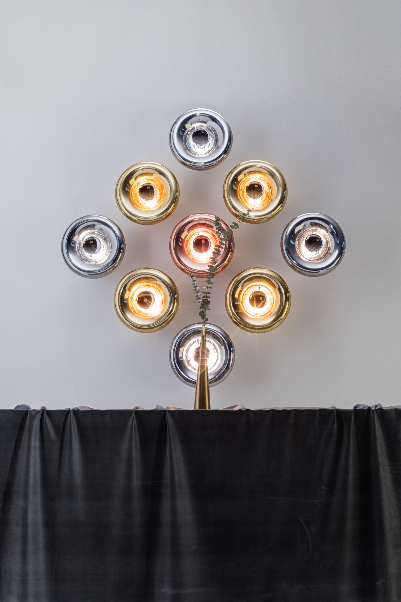 VOID Wall Lamp in Copper