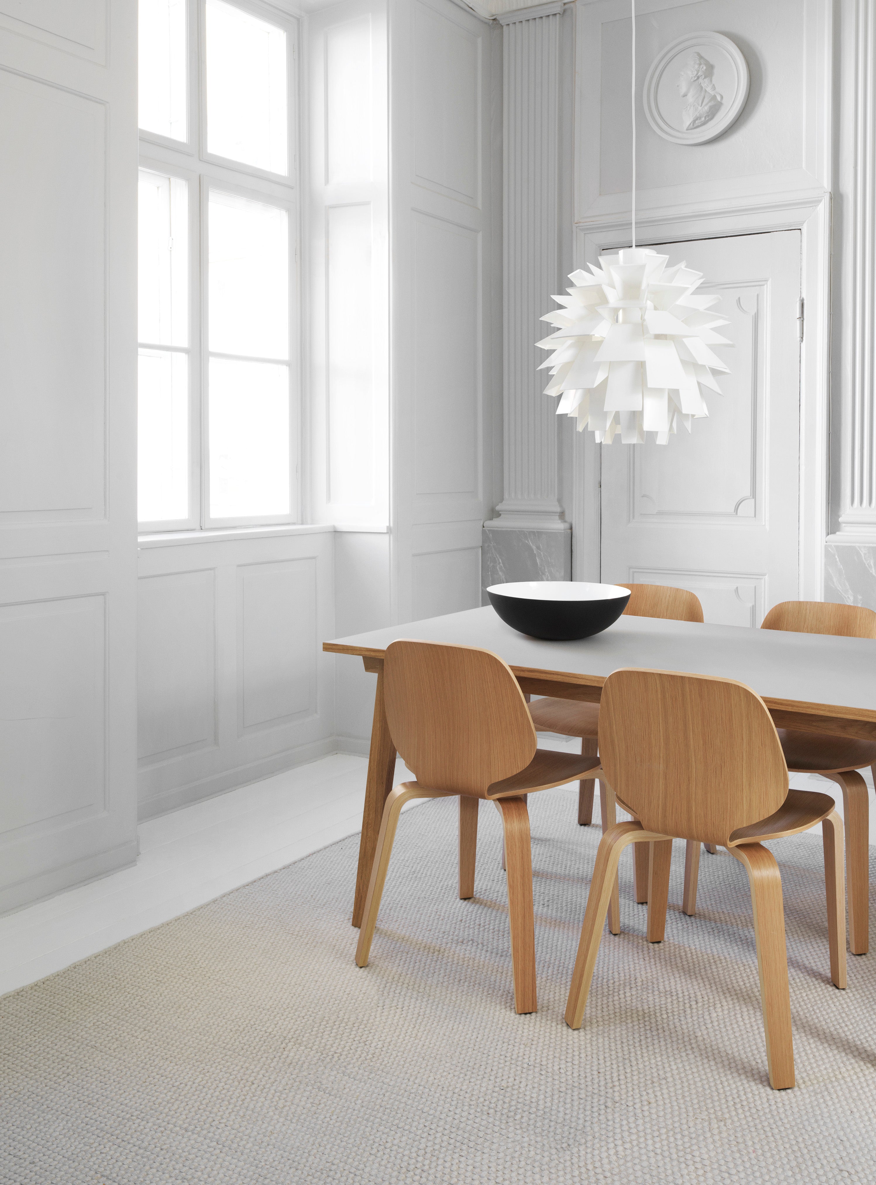 Biely závesný lampáš NORM 69