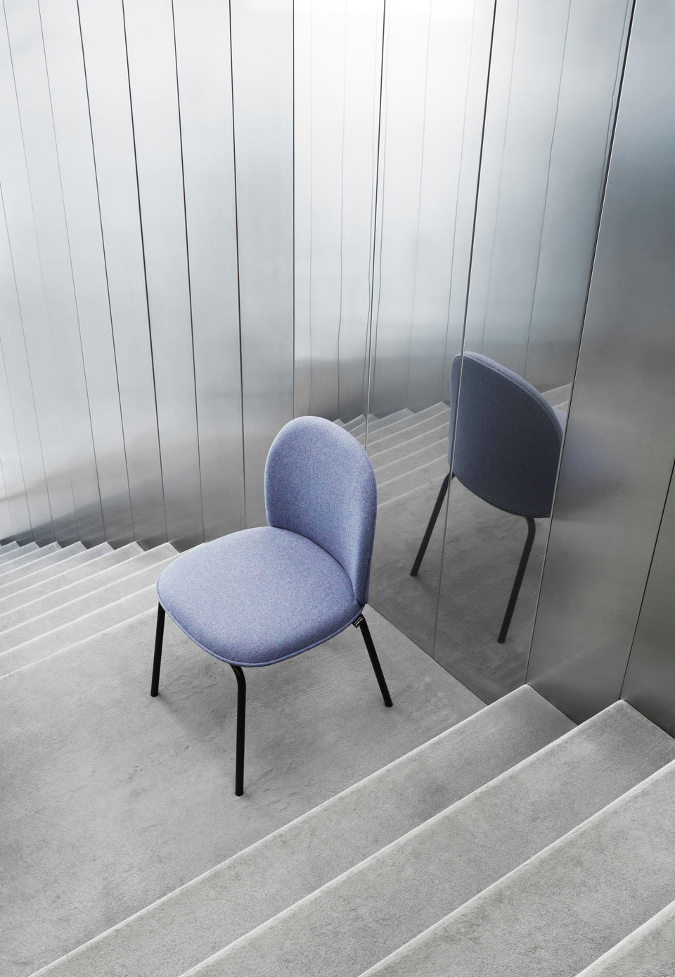 Stolička ACE čierna základňa