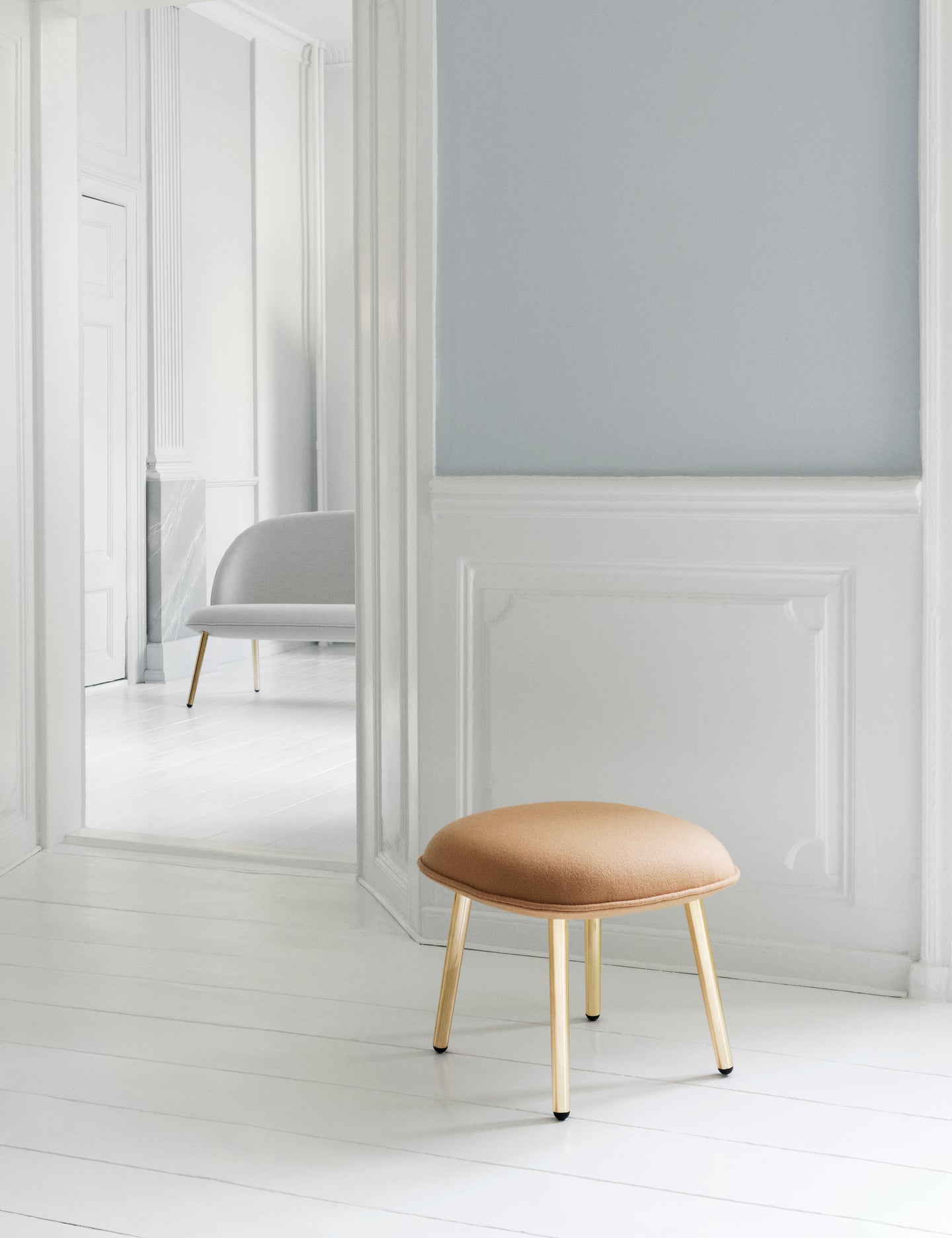 Podnožník ACE tmavé dubové drevo