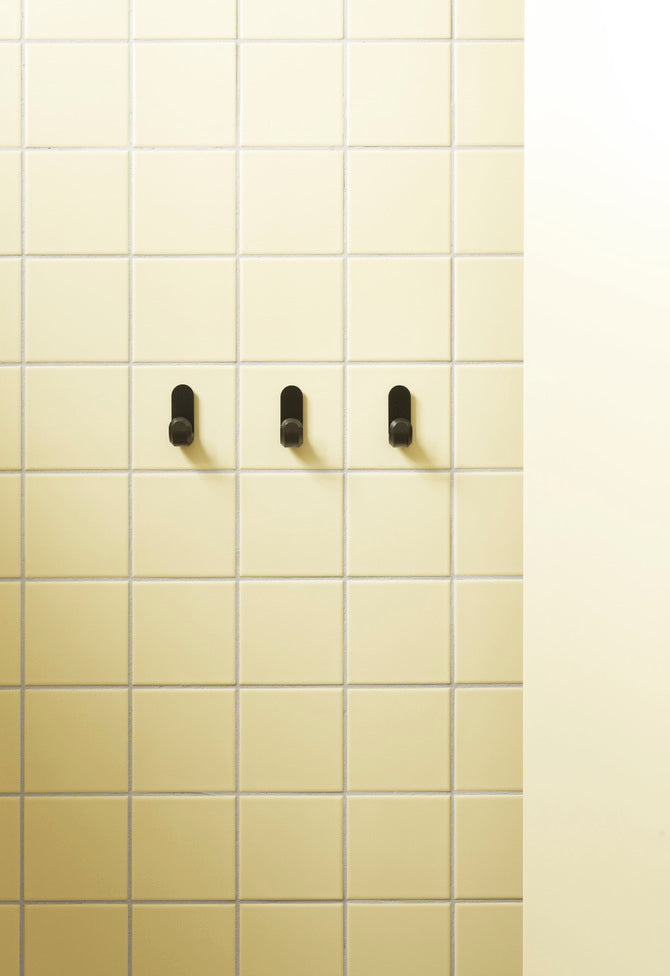 CURVE black matte hanger set