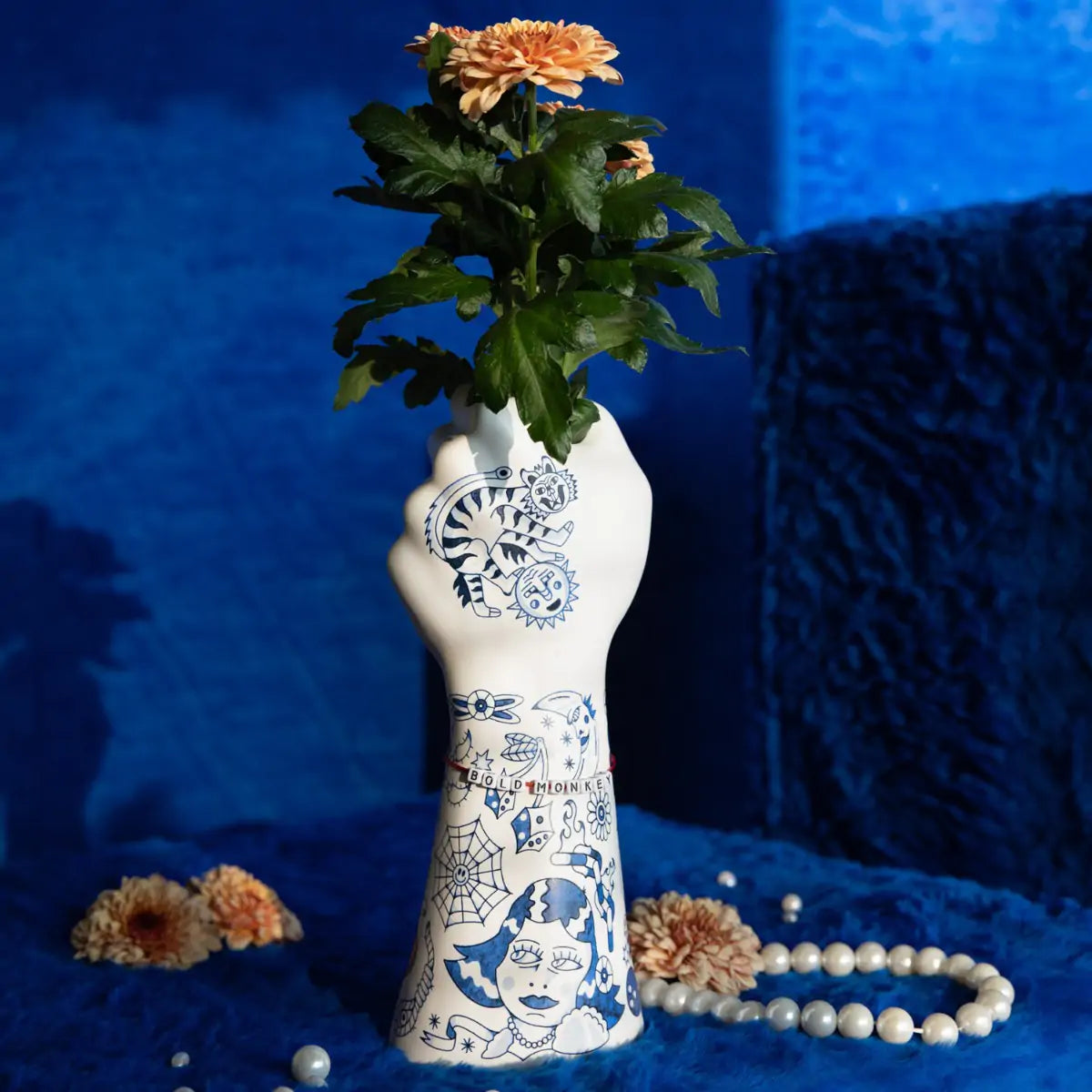 Wazon LIBERTY MATTERS biała ceramika