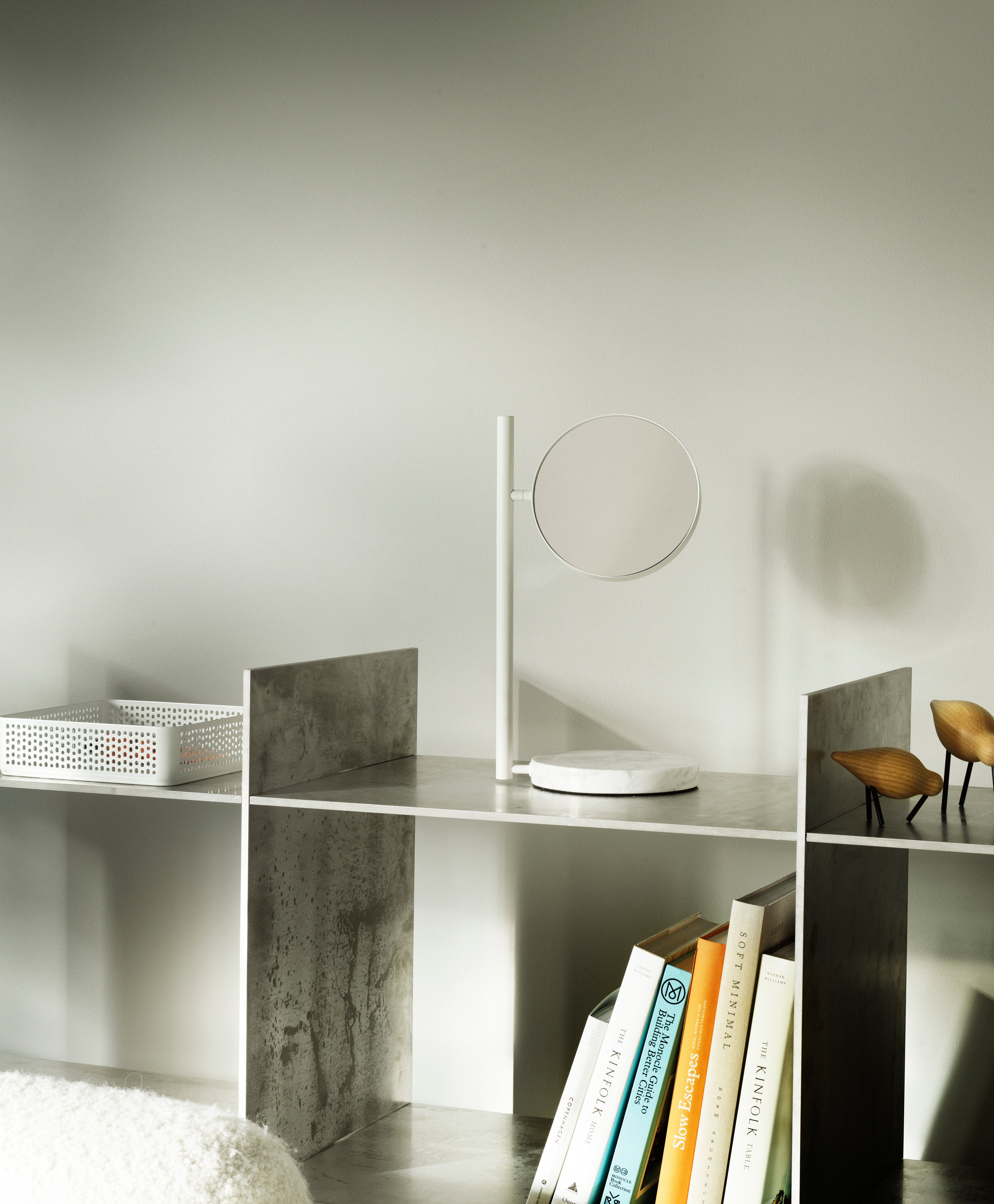 Stojaca lampa POSE biely mramor