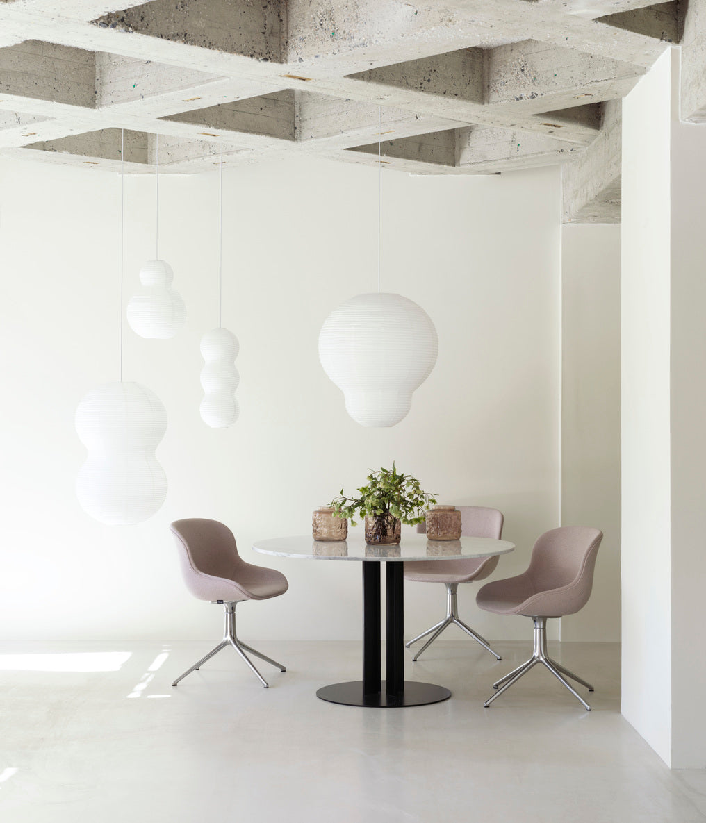 Round table Scala white marble top with a black base