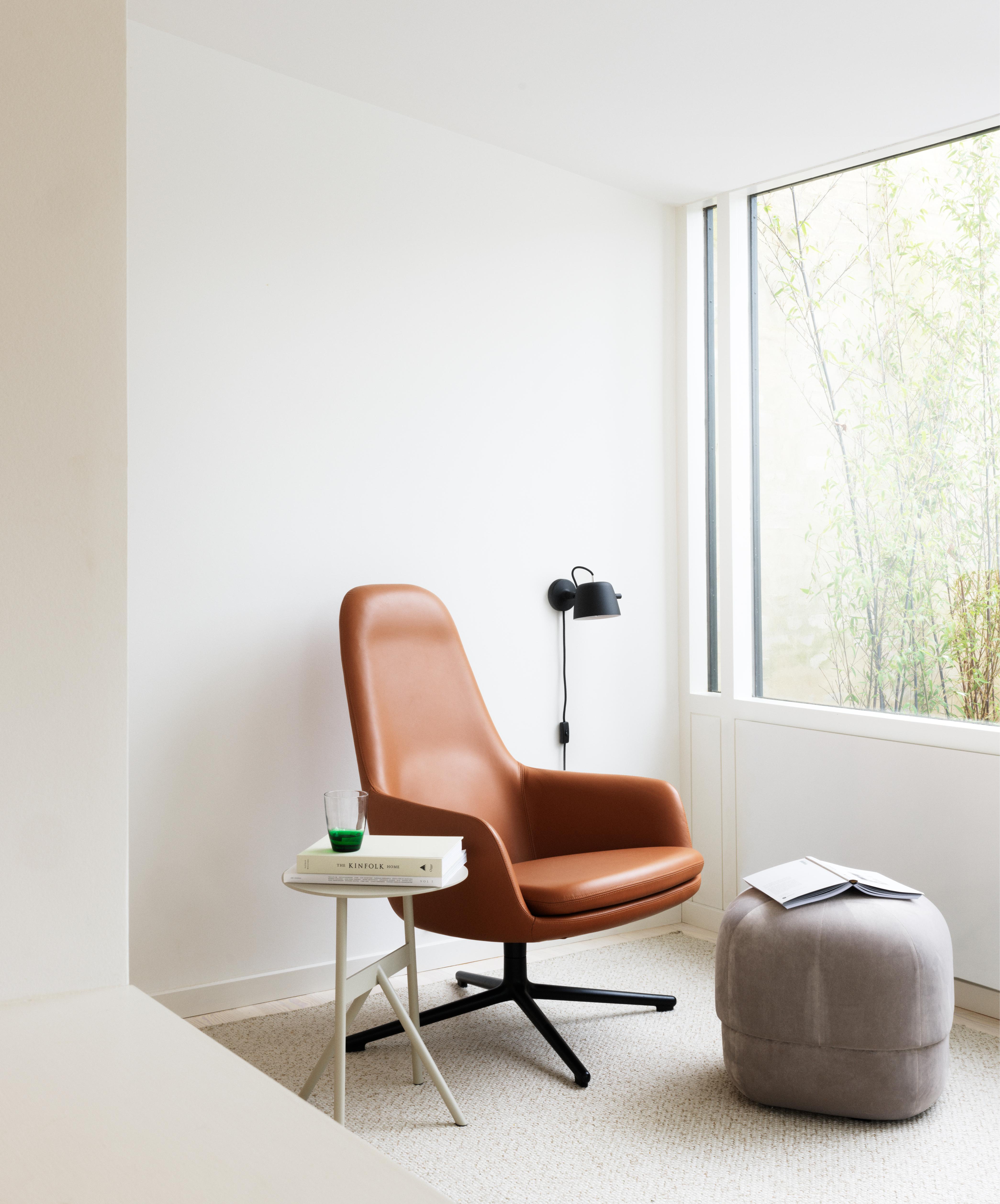 Adjustable black TUB wall lamp