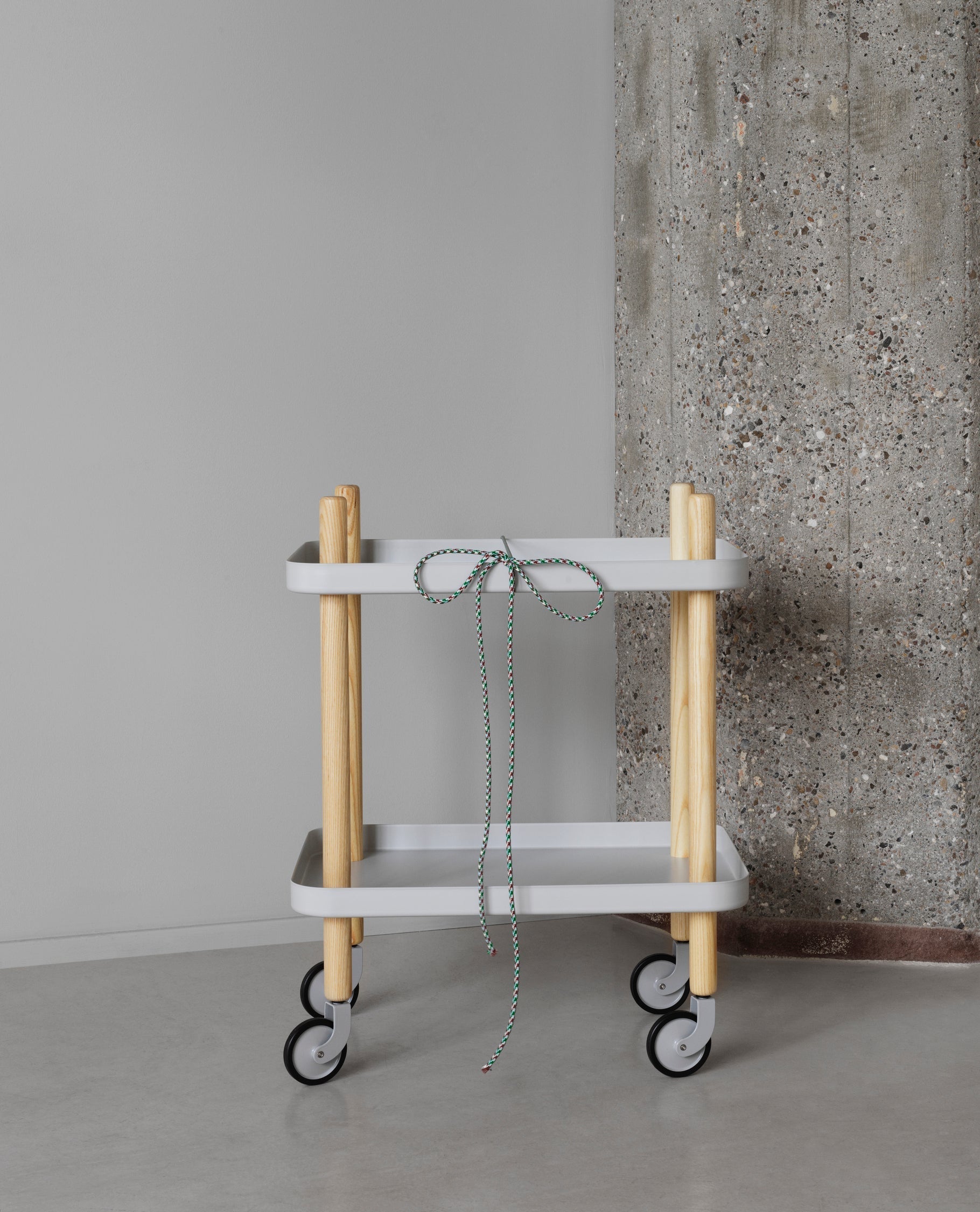 Súprava na kolieskach BLOCK šedá s jaseňovými nohami