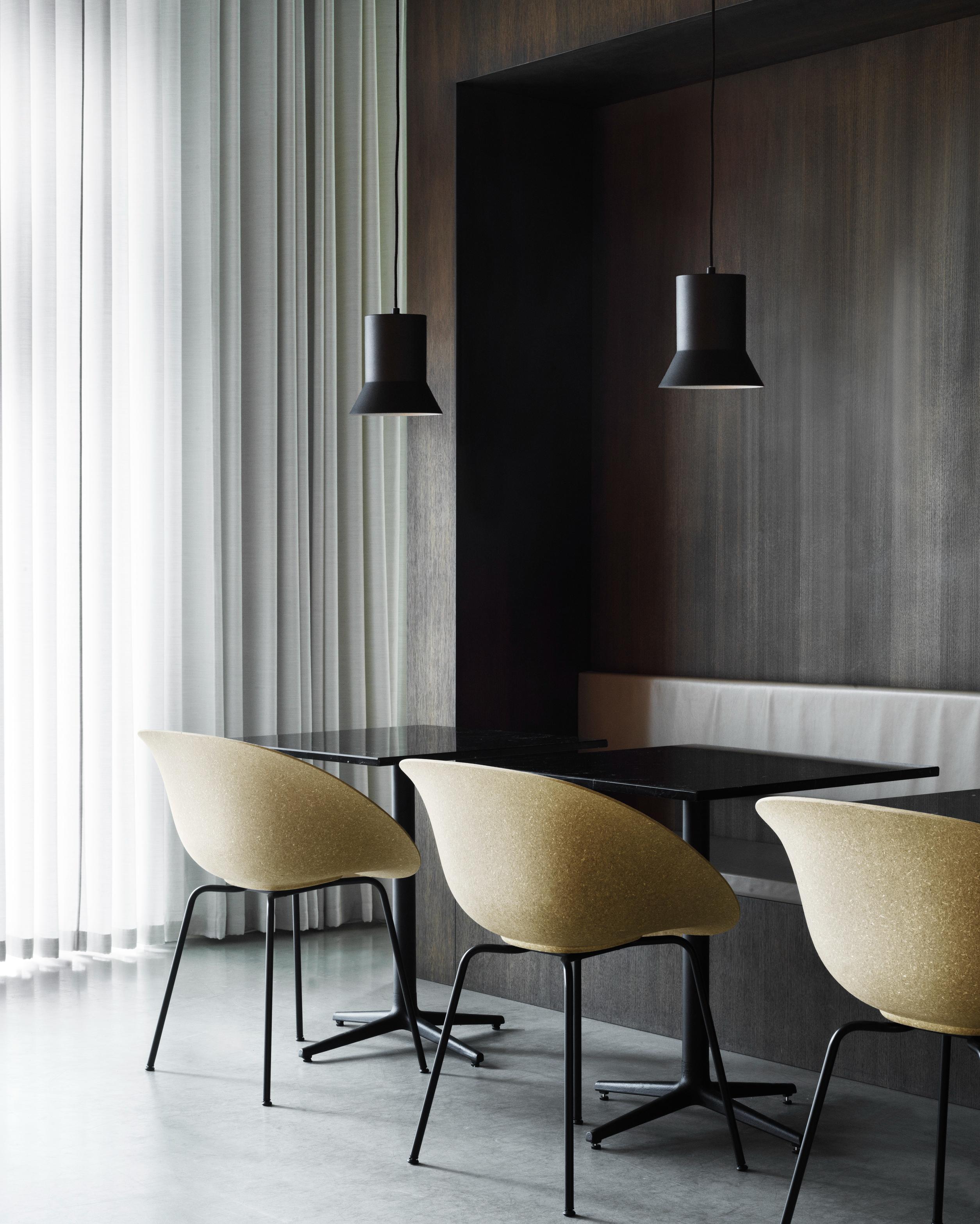 Závesná lampa HAT čierna