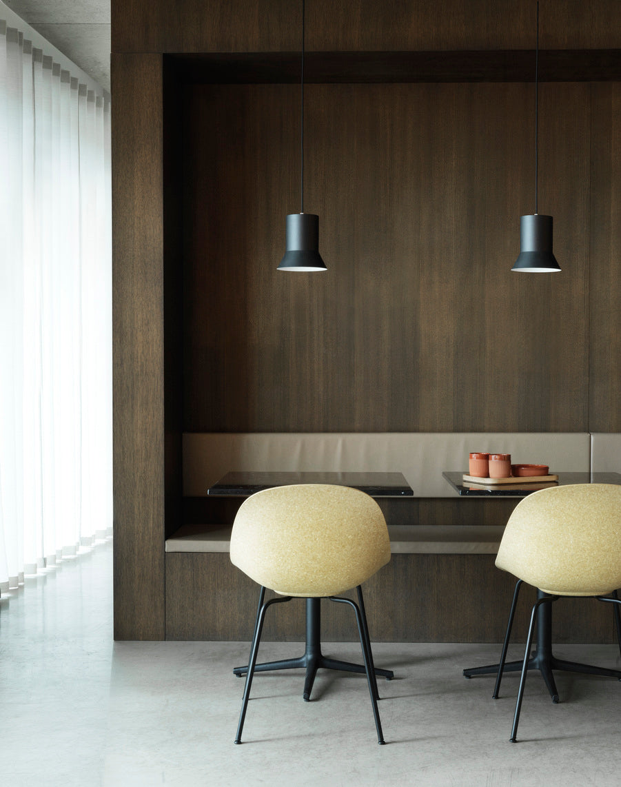 Kávový stôl ALLEZ so železnou doskou a čiernym podstavcom