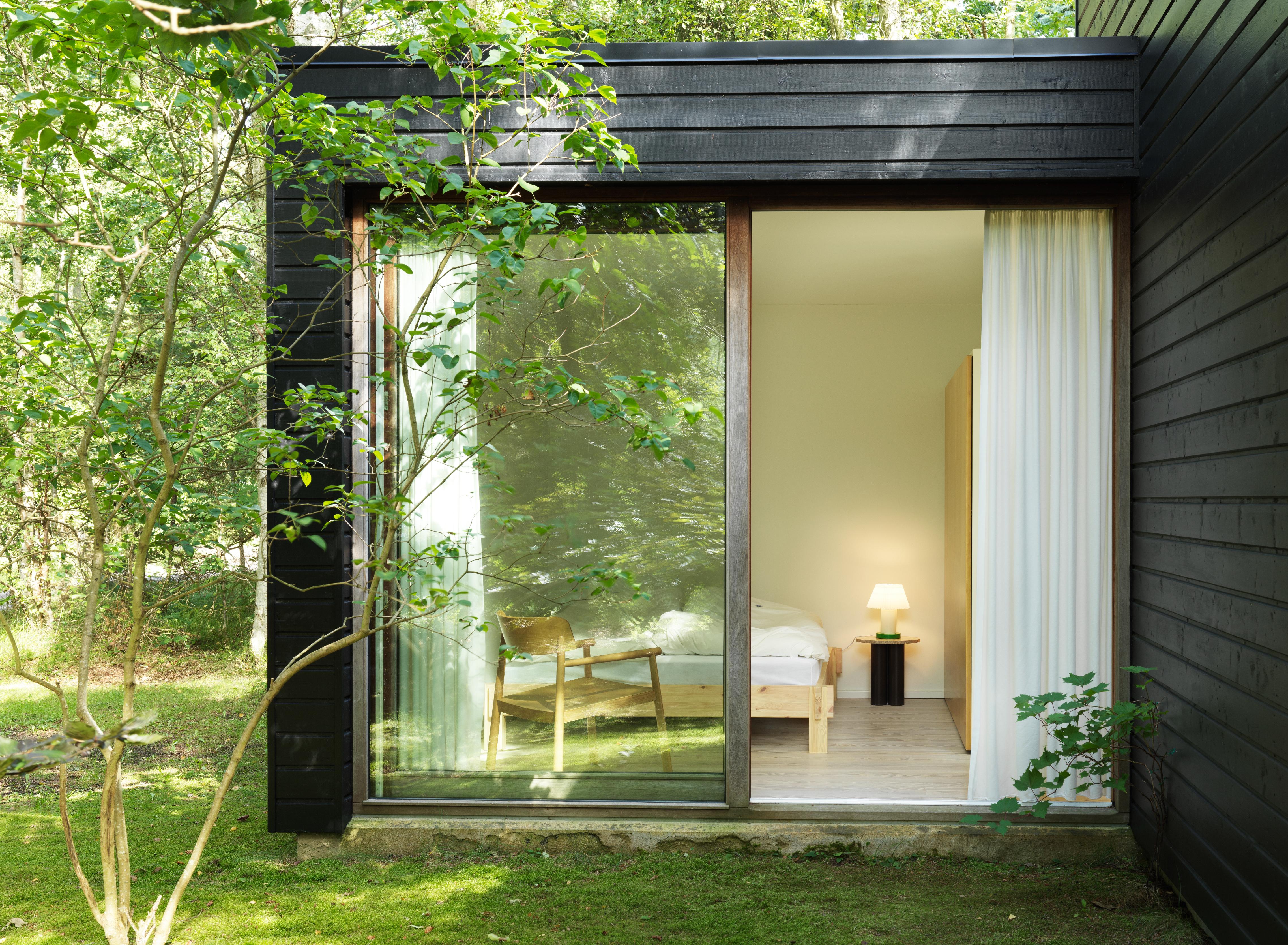 CELLU table lamp white with green base