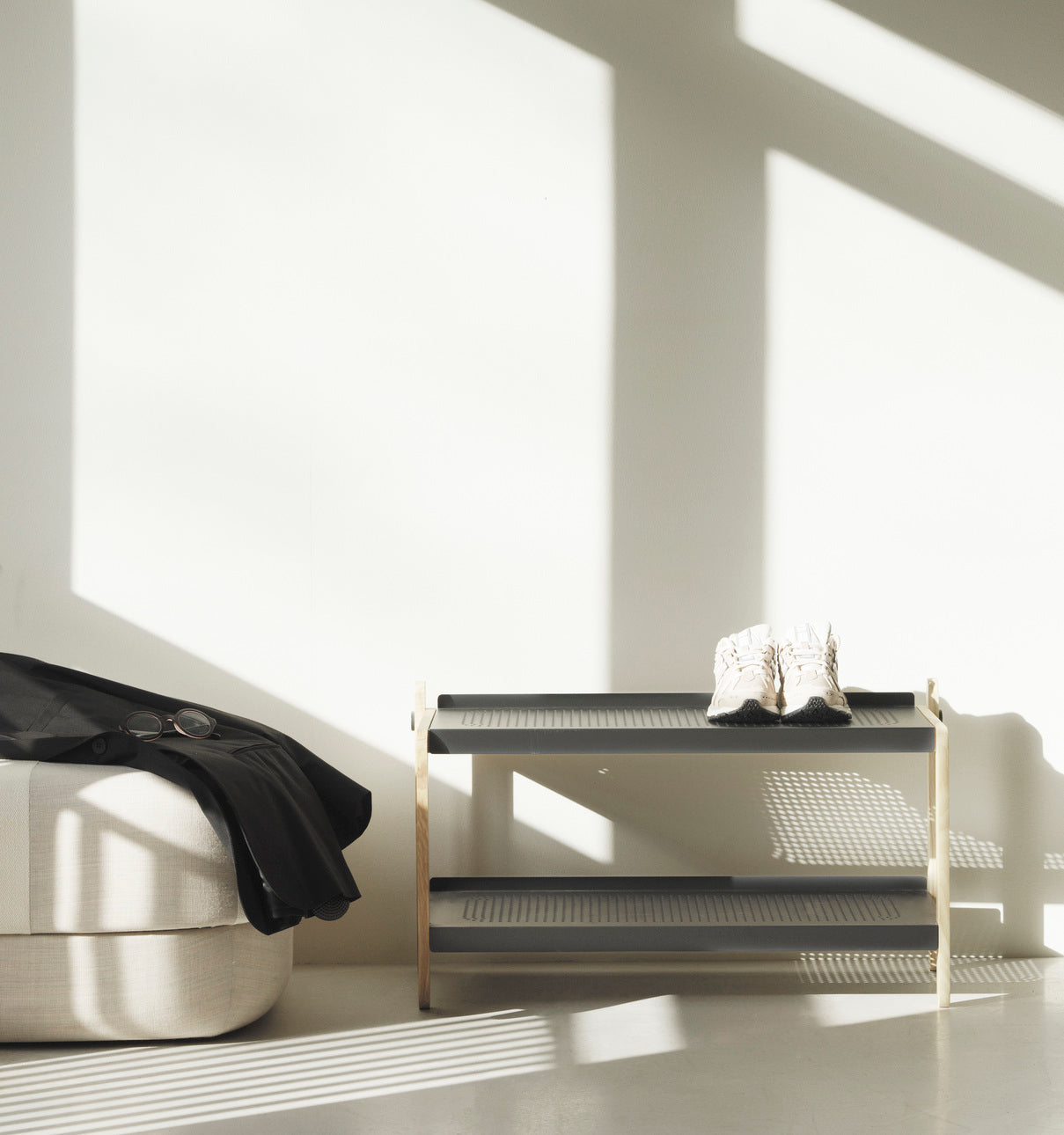 Stojan na topánky SKO šedý