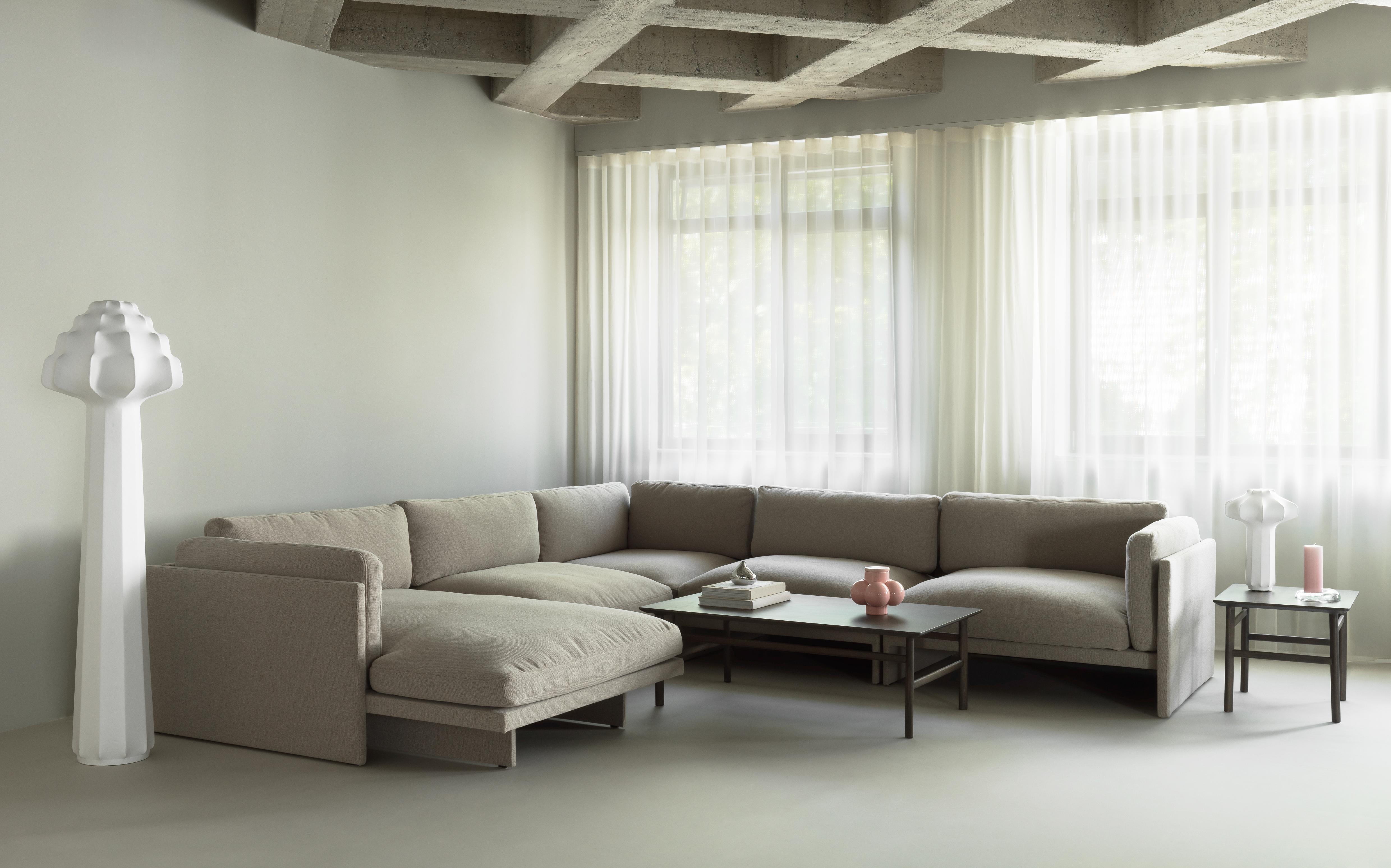 PHANTOM white floor lamp