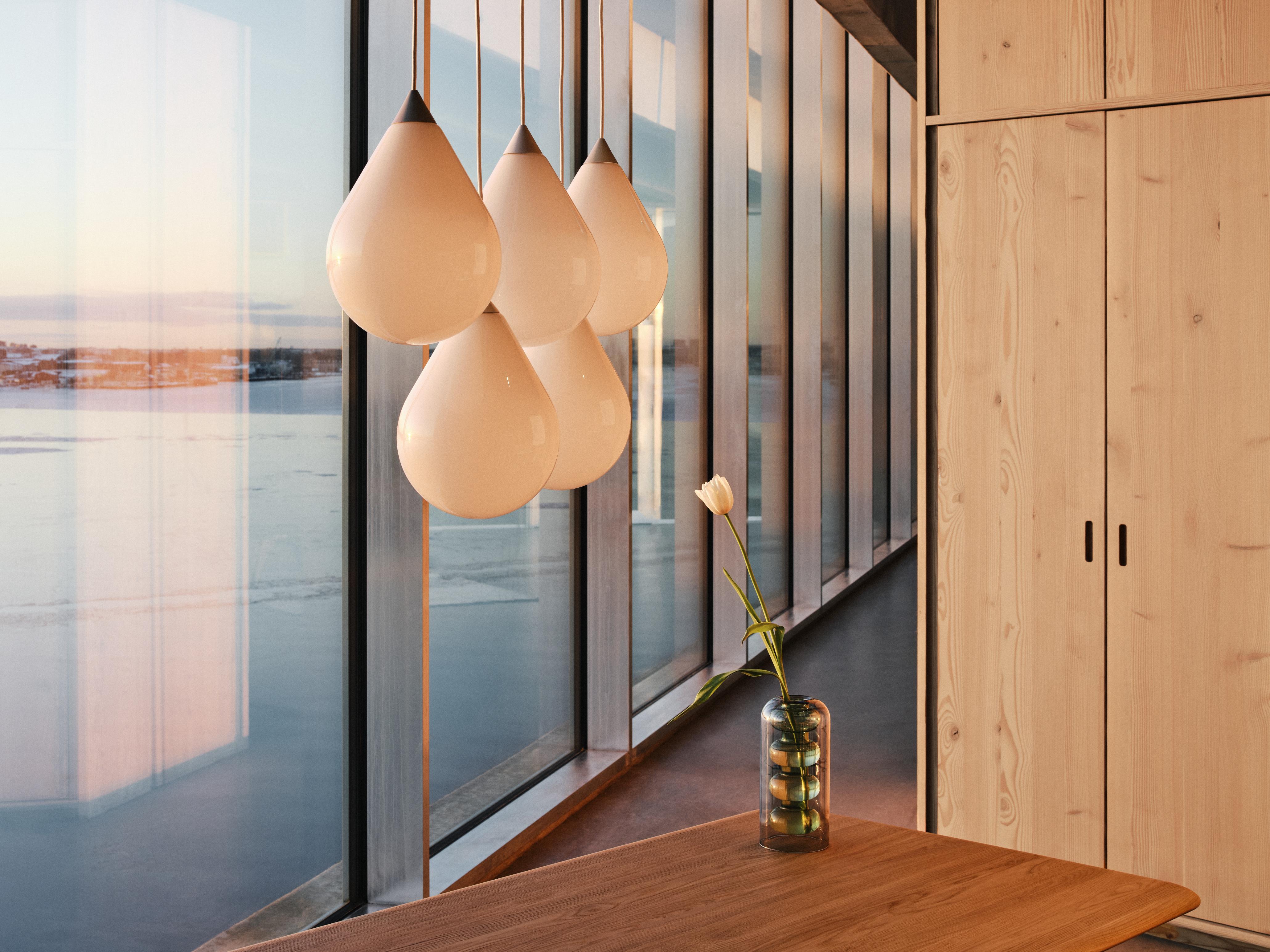 Lampa wisząca FLARE BEAD opalowy klosz