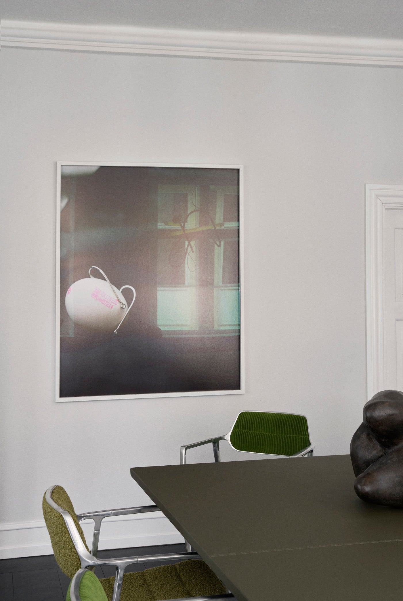 Office chair 453+ black leather with metal base