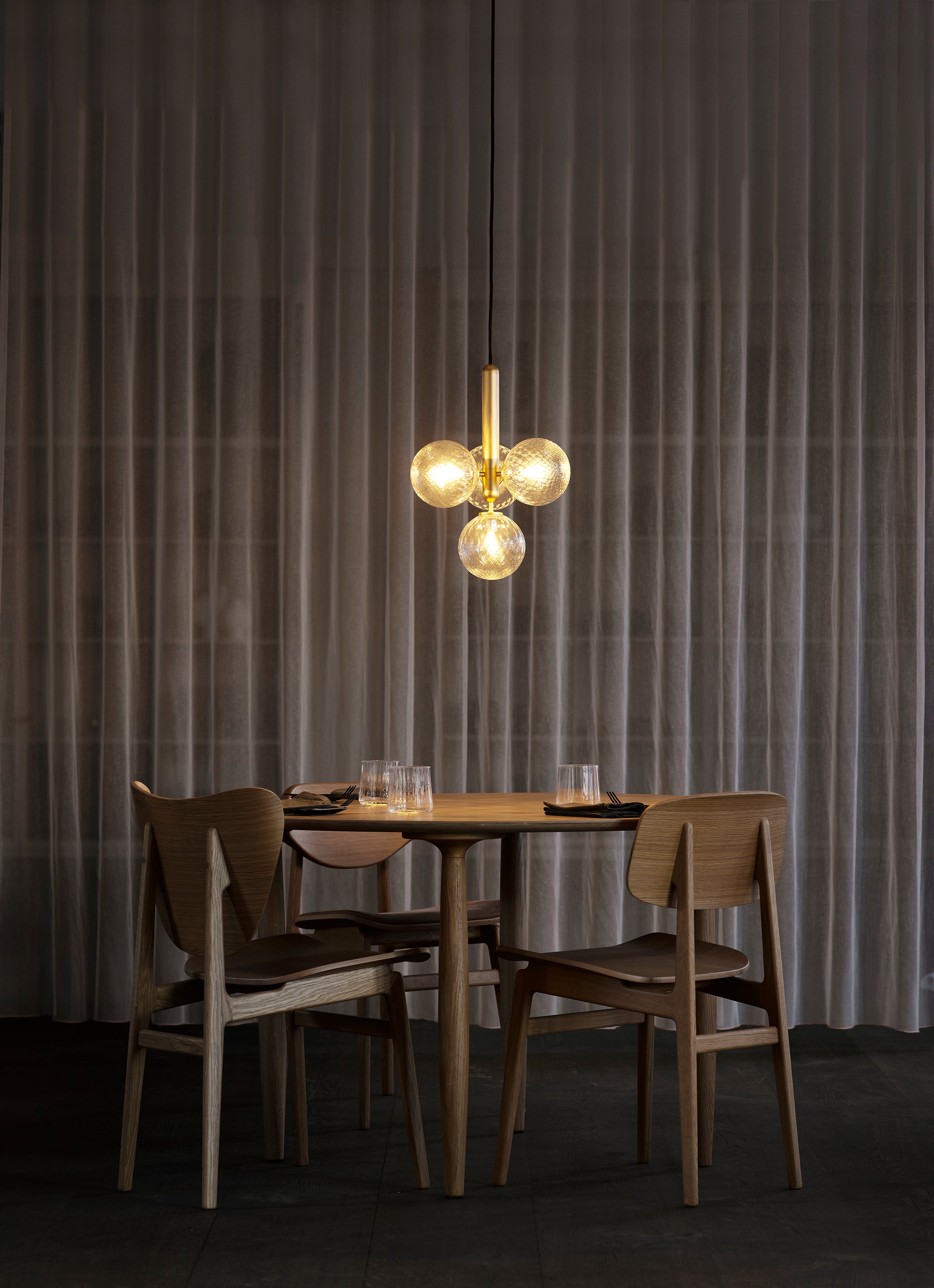 Lampa visiacá MIIRA 4 mosadzná s transparentným sklom