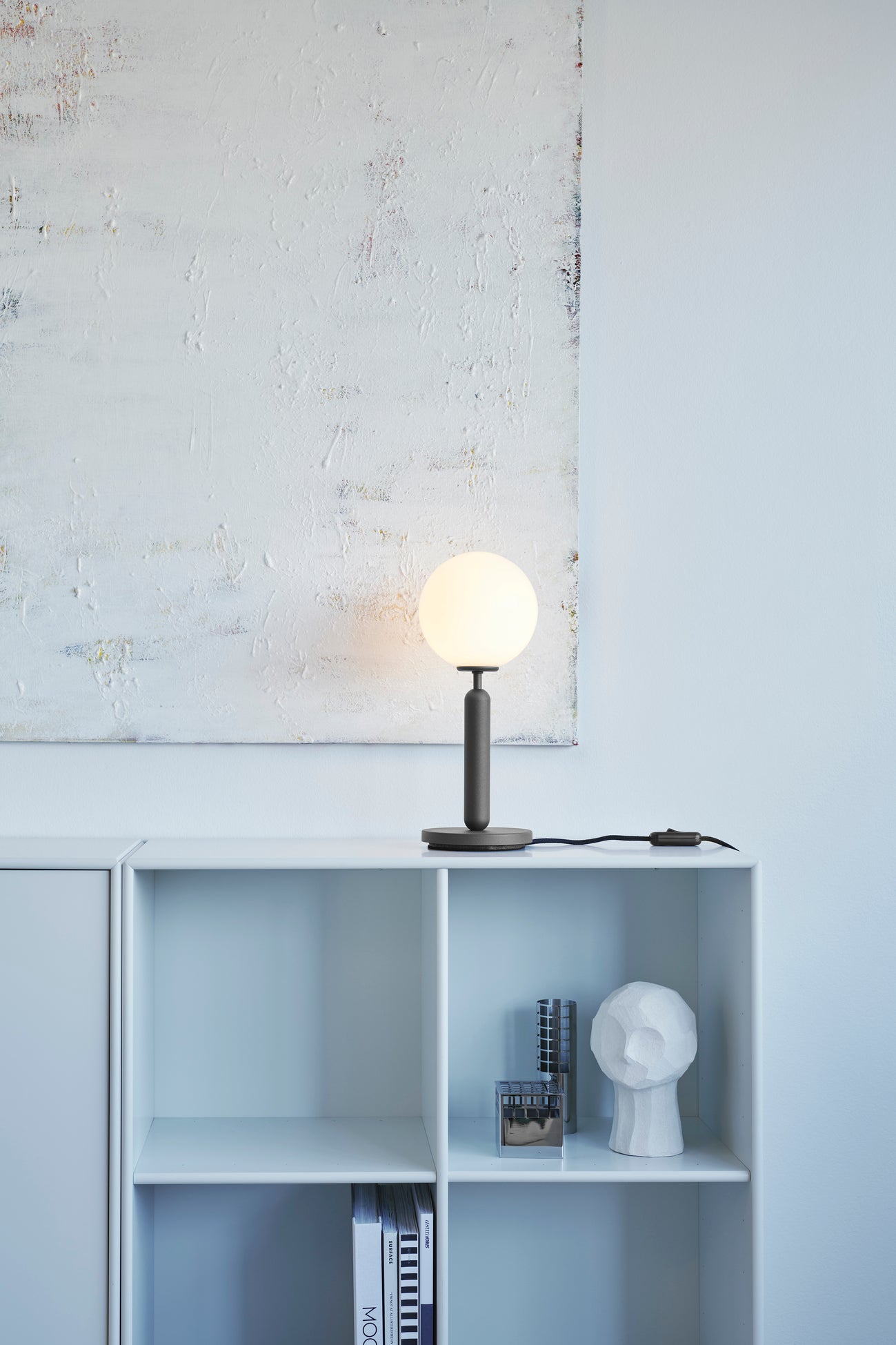 Stolná lampa MIIRA grafitová s opálovým sklom