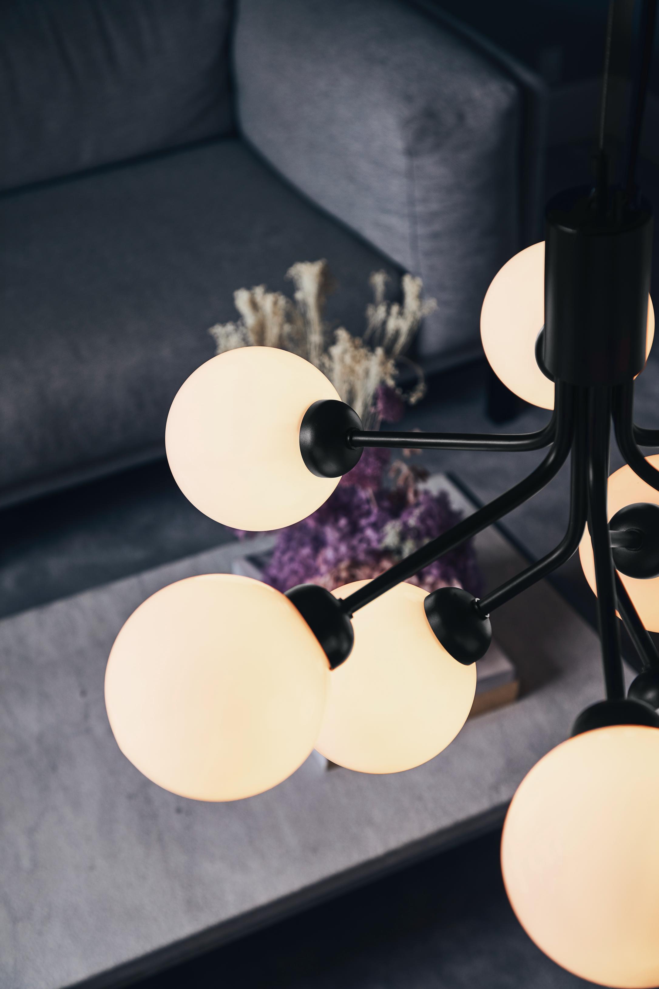 Závesná lampa APIALES 9 čierna s opálovým sklom