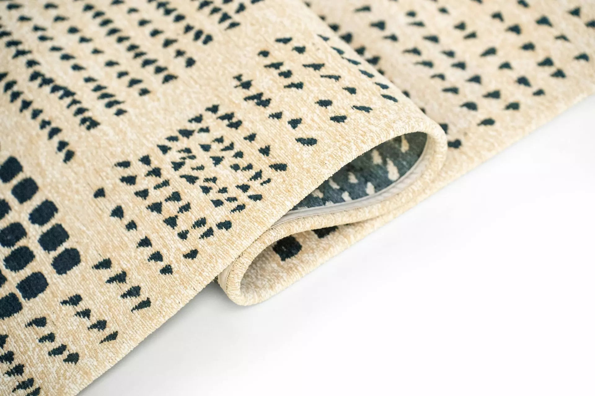 Beige ZEN rug with green
