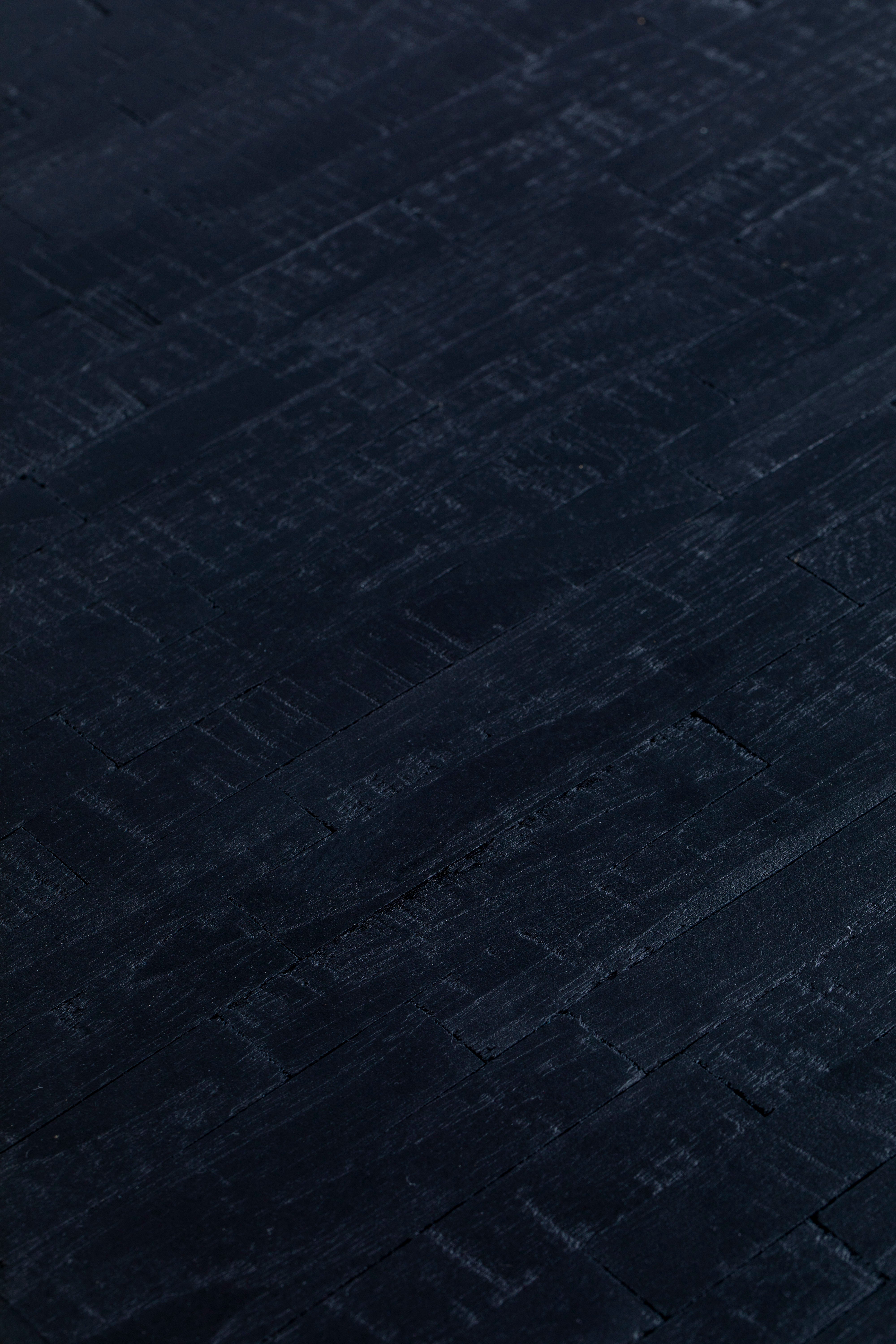 Okrúhly stôl MO z čierneho teakového dreva