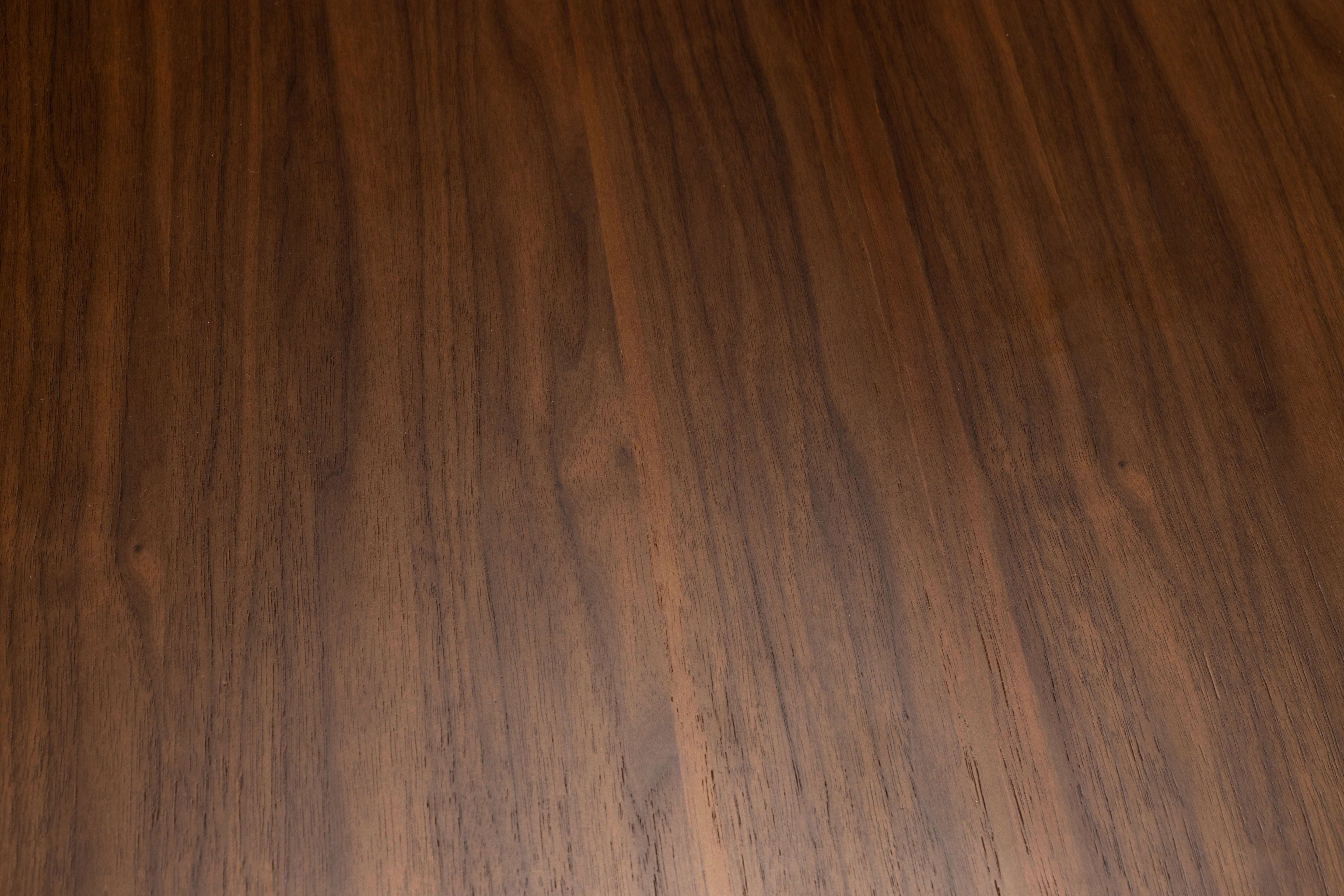 Okrúhly stôl STORM orechový