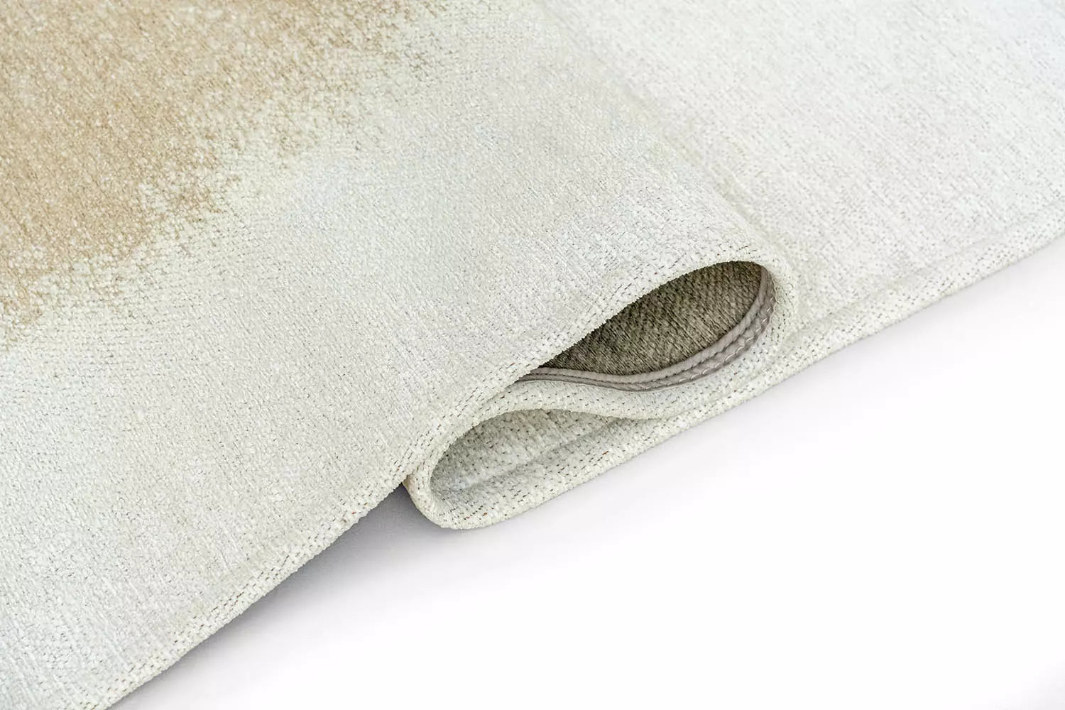 Biely koberec DROP s krémovým odtieňom