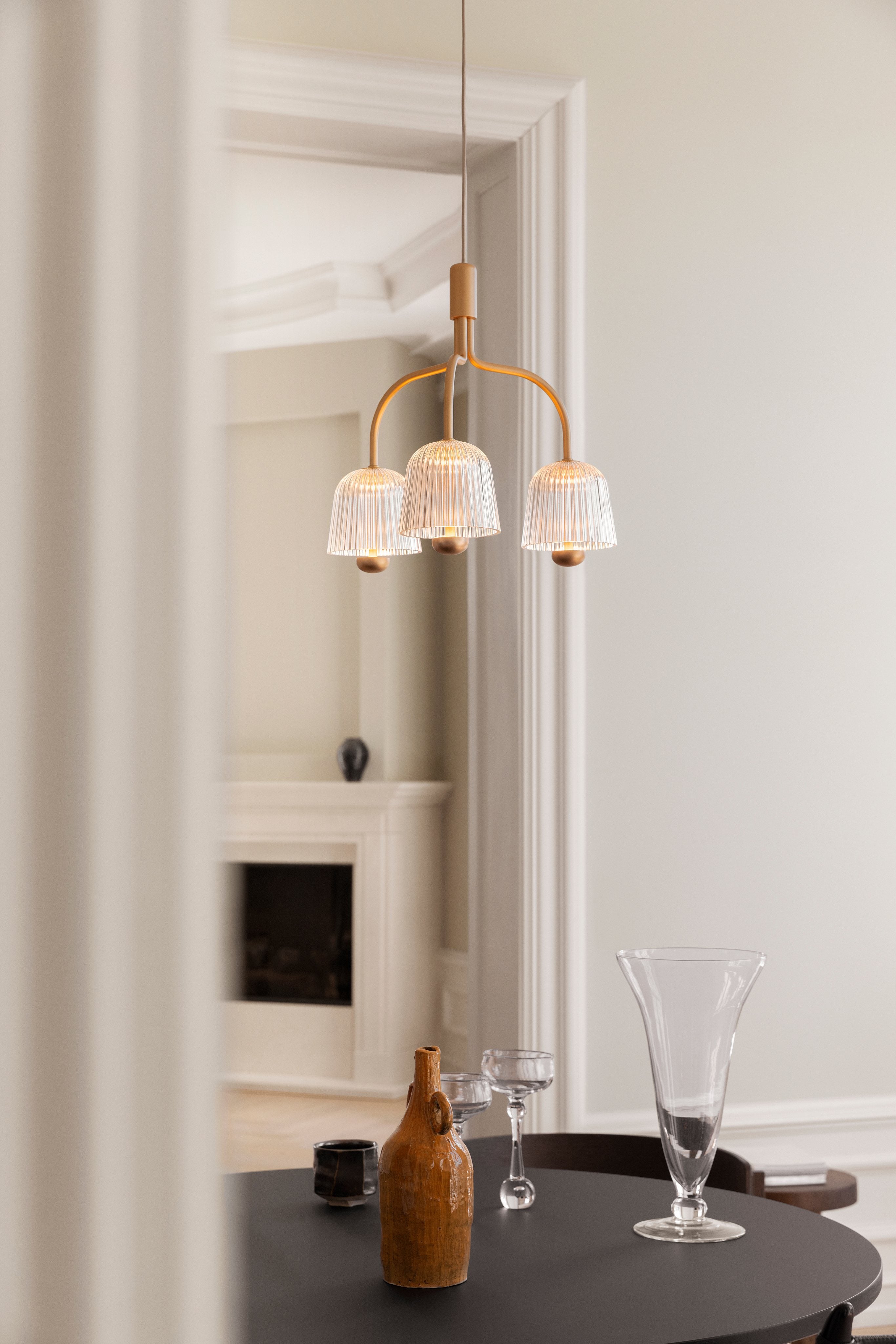 Lampa visiacá ASTEEA 3 zlatá s transparentnou