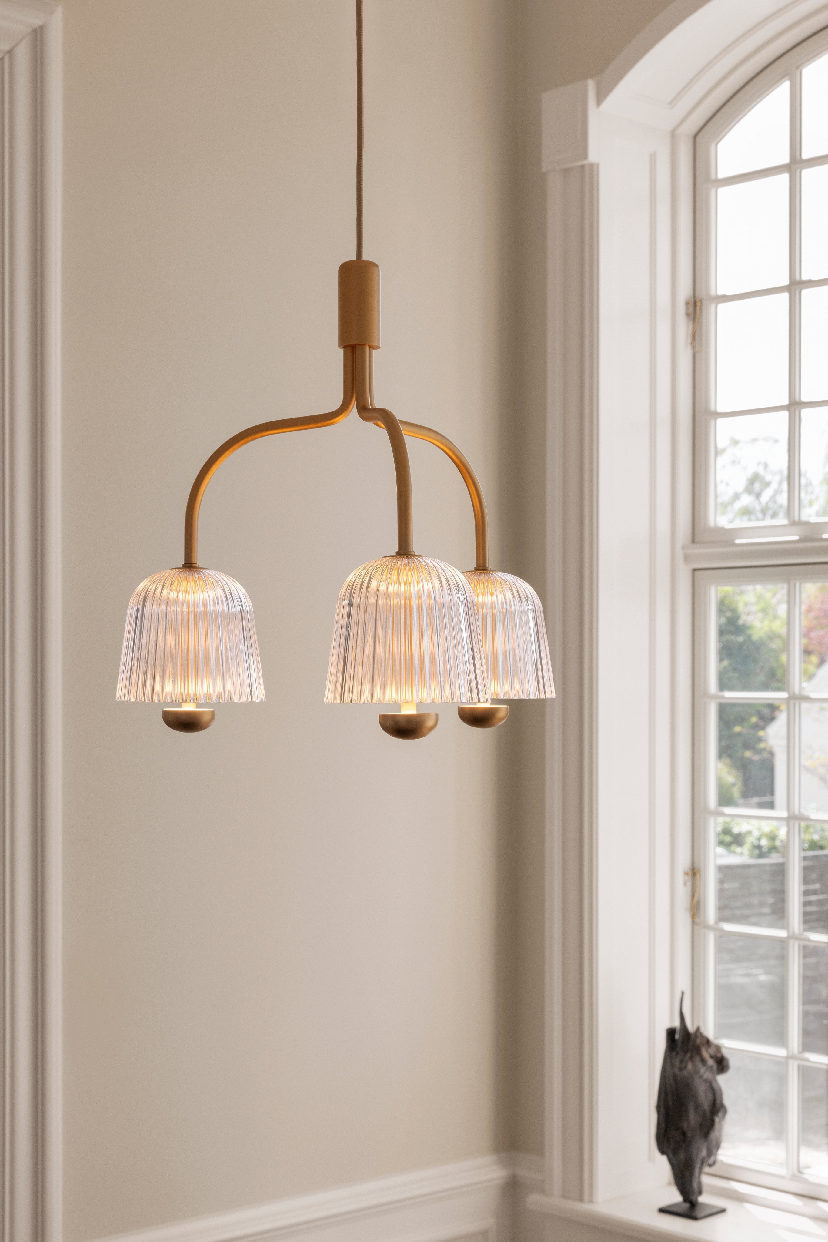 Lampa visiacá ASTEEA 3 zlatá s transparentnou