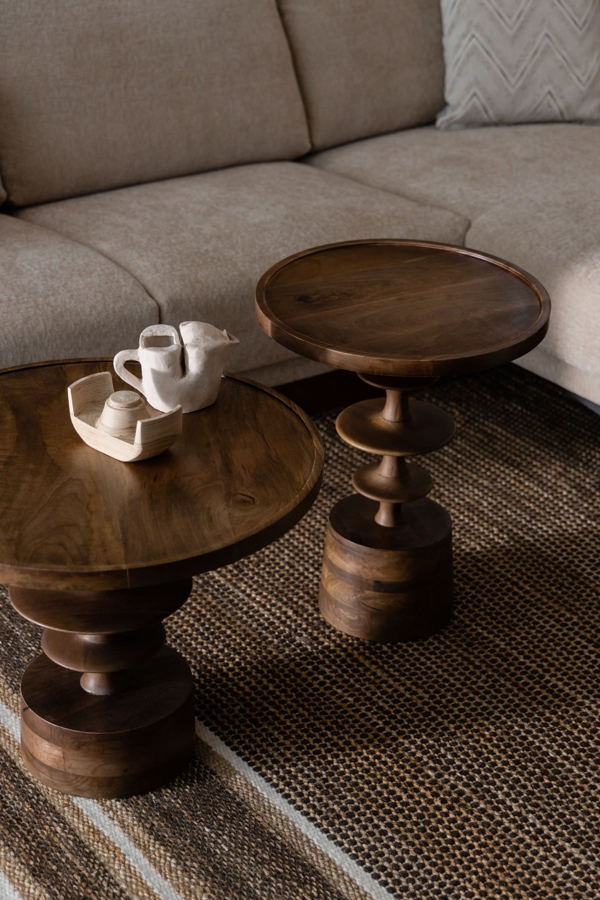 Bočný stolík CATH z mangového dreva