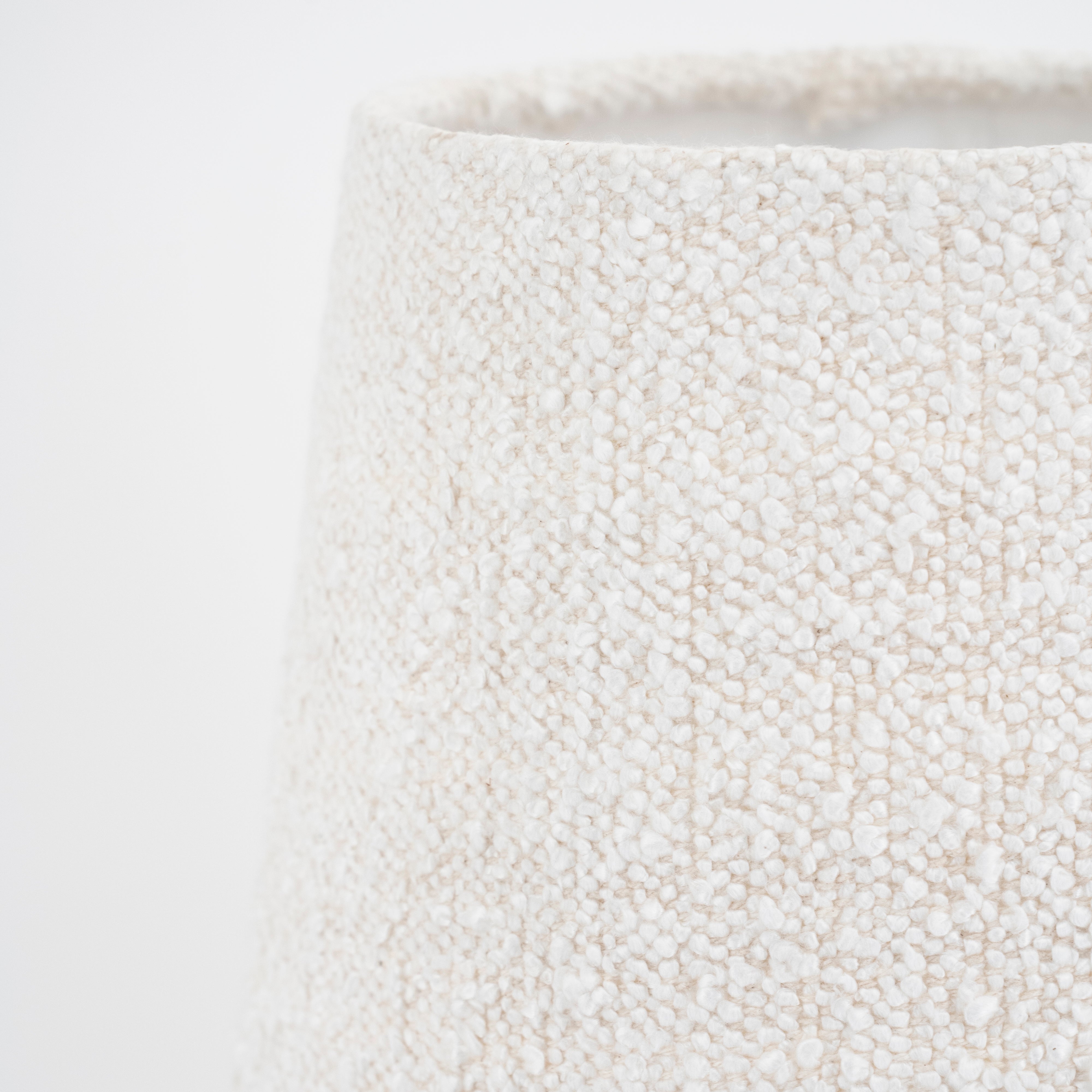 Stojaca lampa DAWN svetlo béžová s tmavohnedým podstavcom