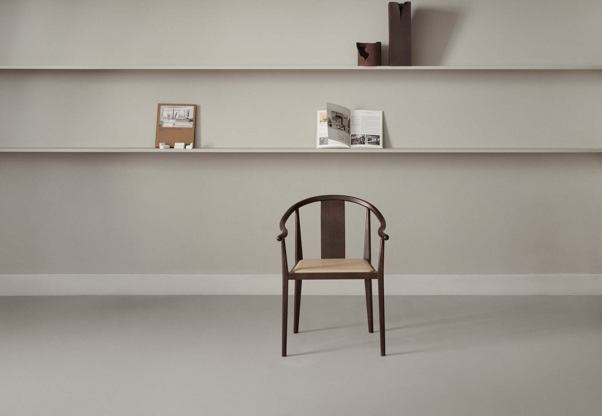 Krzesło tapicerowane SHANGHAI drewno jesionowe