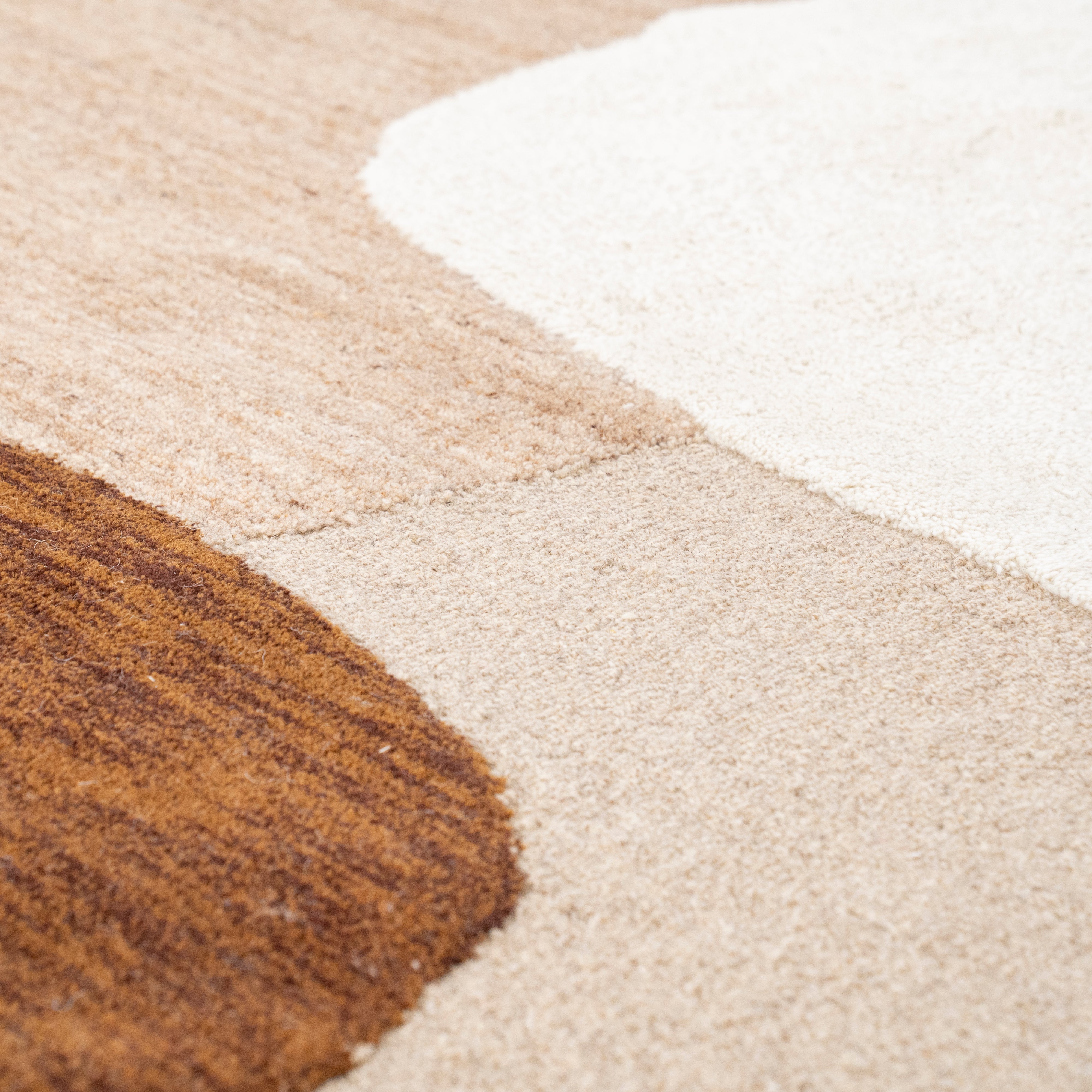 Ovalný koberec OGANI béžový s hnedou