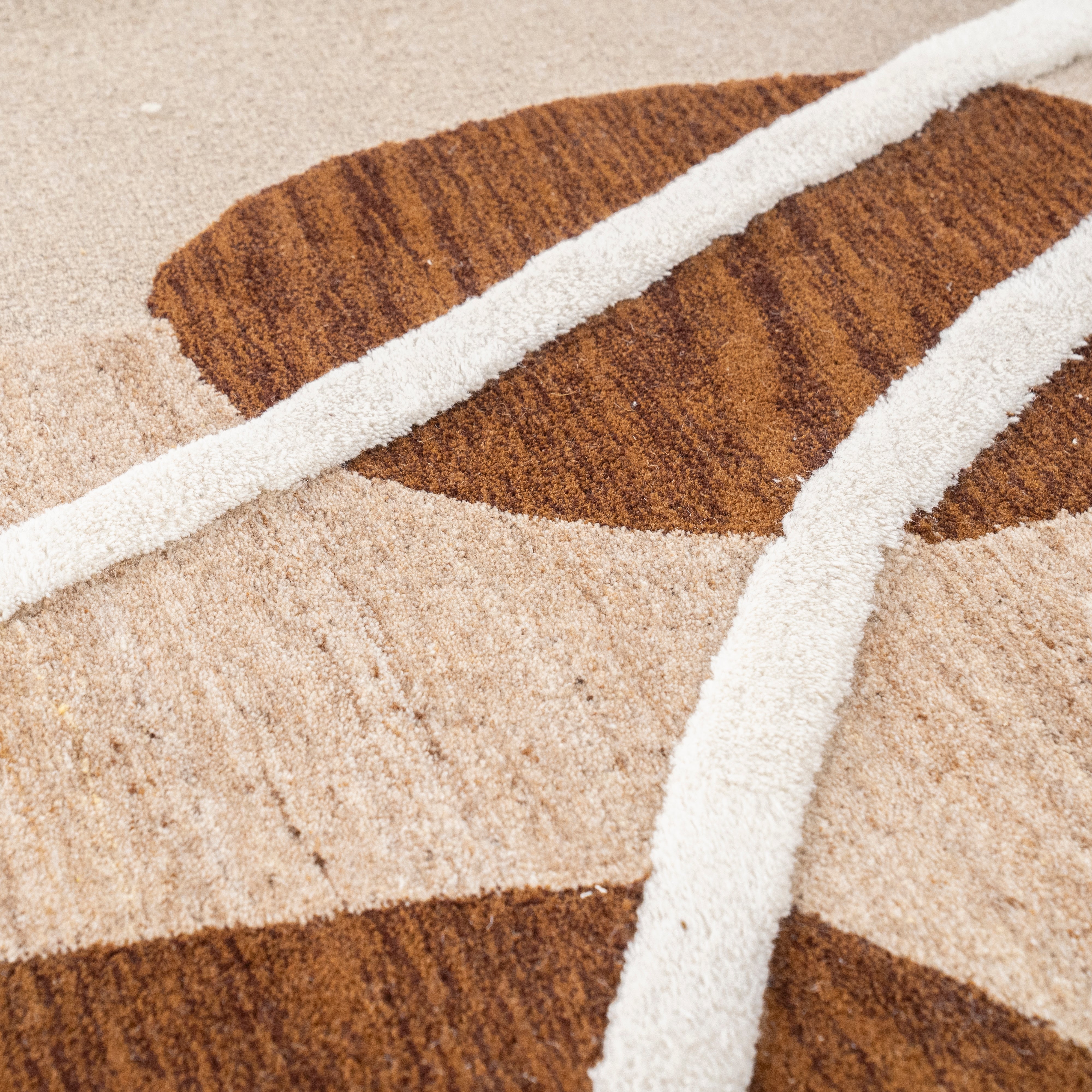 Ovalný koberec OGANI béžový s hnedou