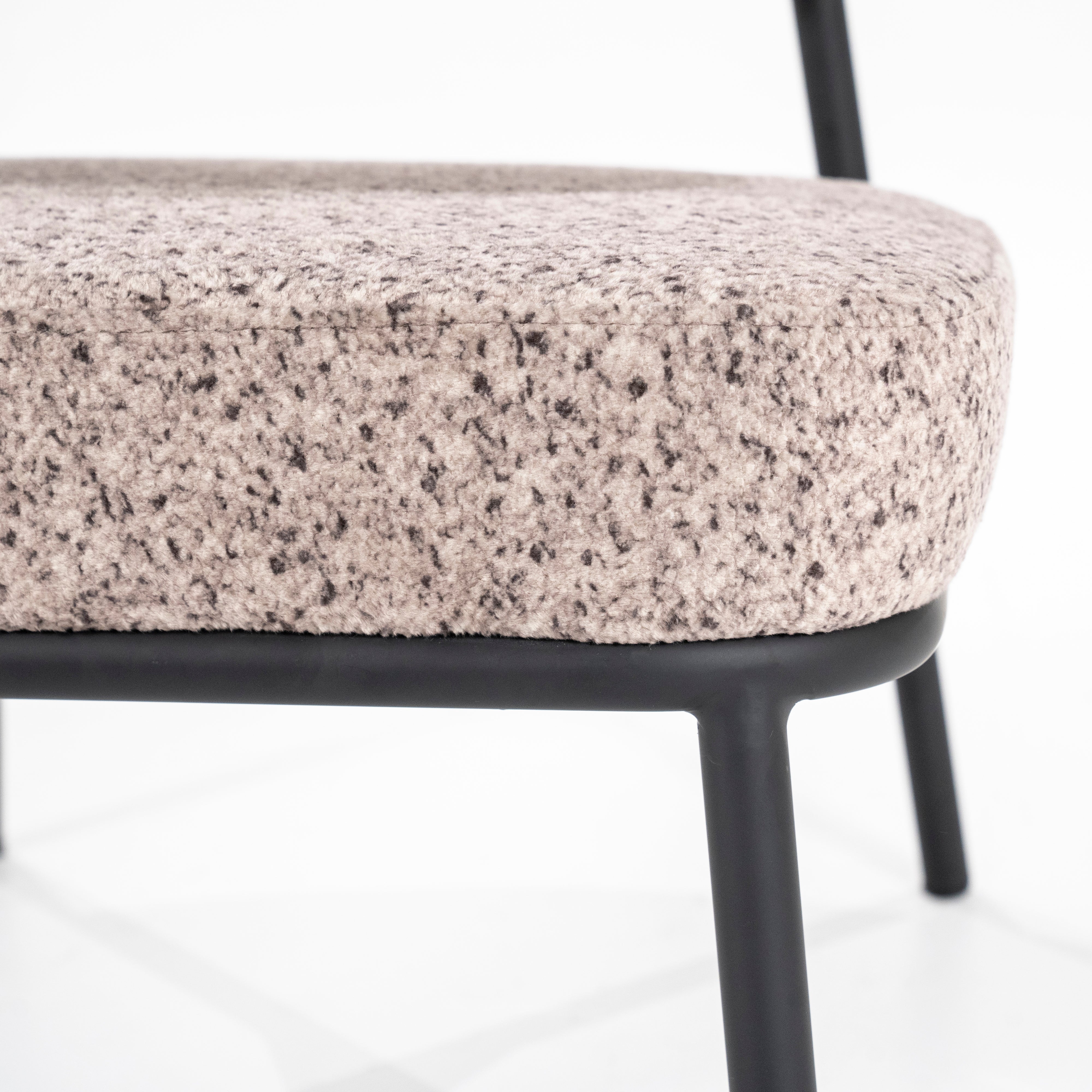 JARI taupe armchair