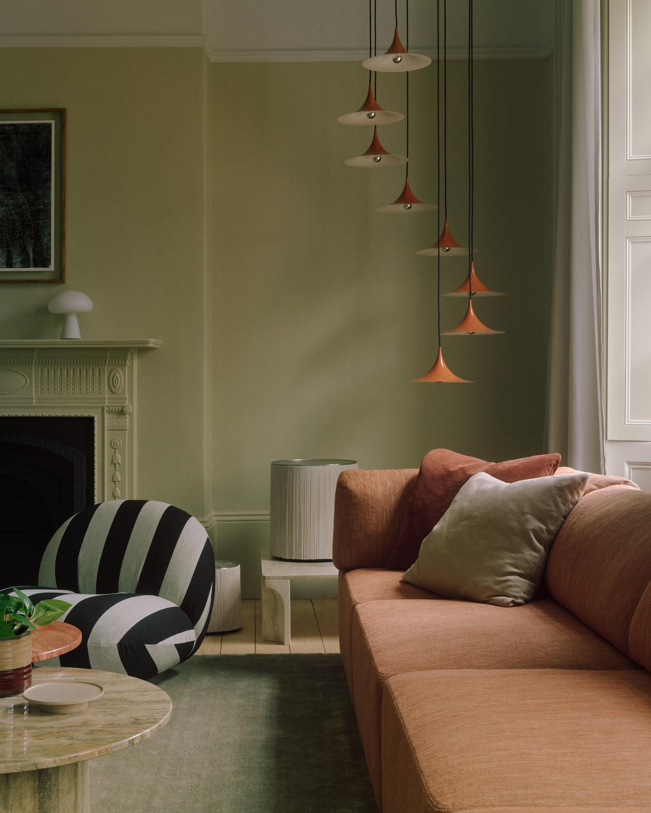 Stojaca lampa MODEL 597 leštené hliník