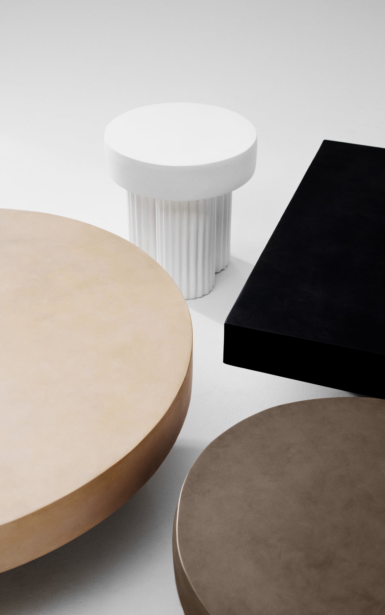 Kávový stolík GEAR béžový betón