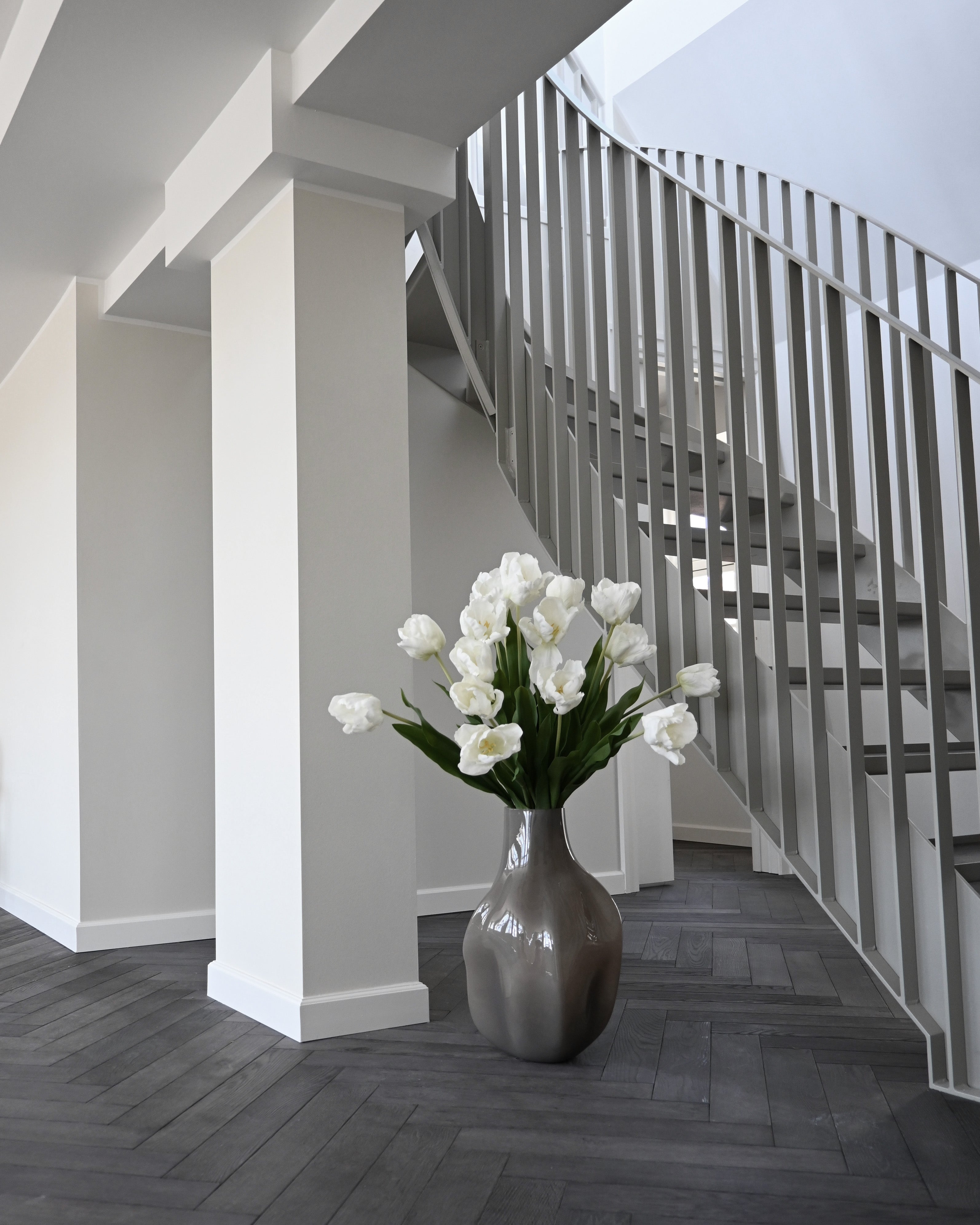 Váza BAKKU tmavobežová sklo