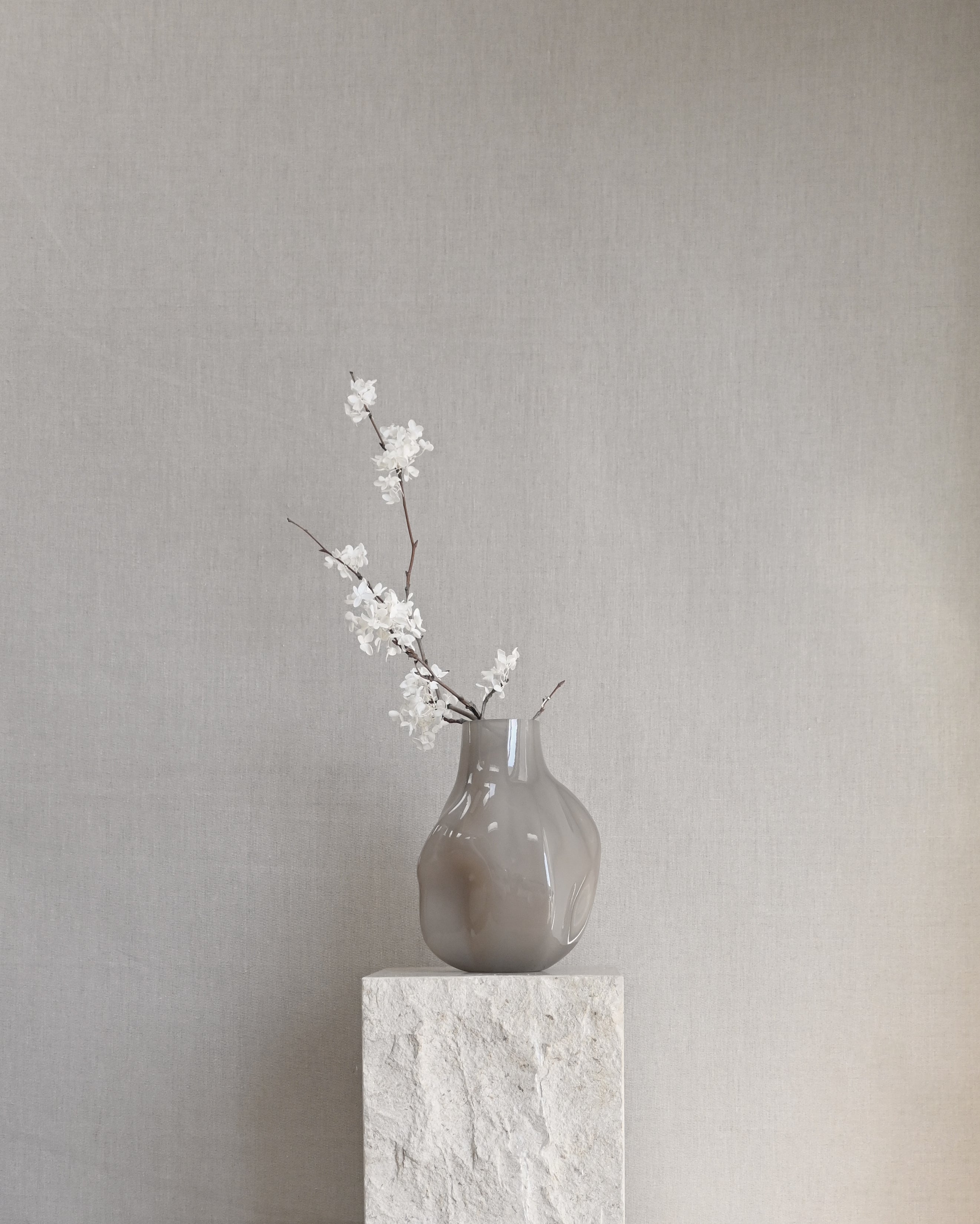 Váza BAKKU tmavobežová sklo