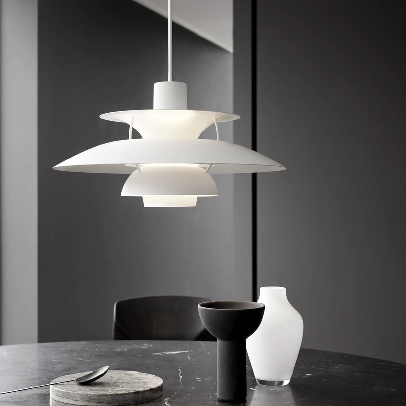Závesná lampa PH 5 monochromatická biela