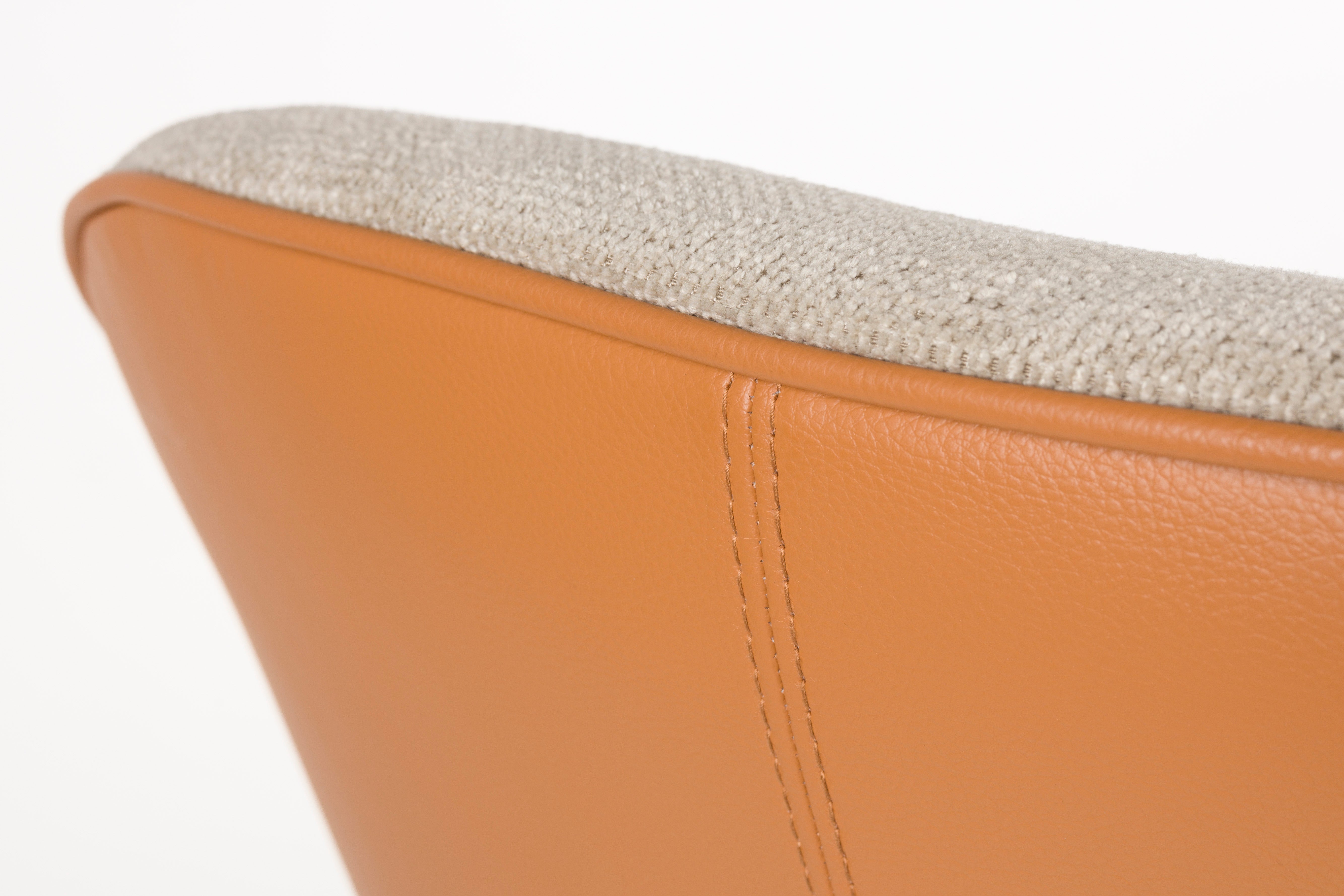 DUKE beige armchair with wooden base