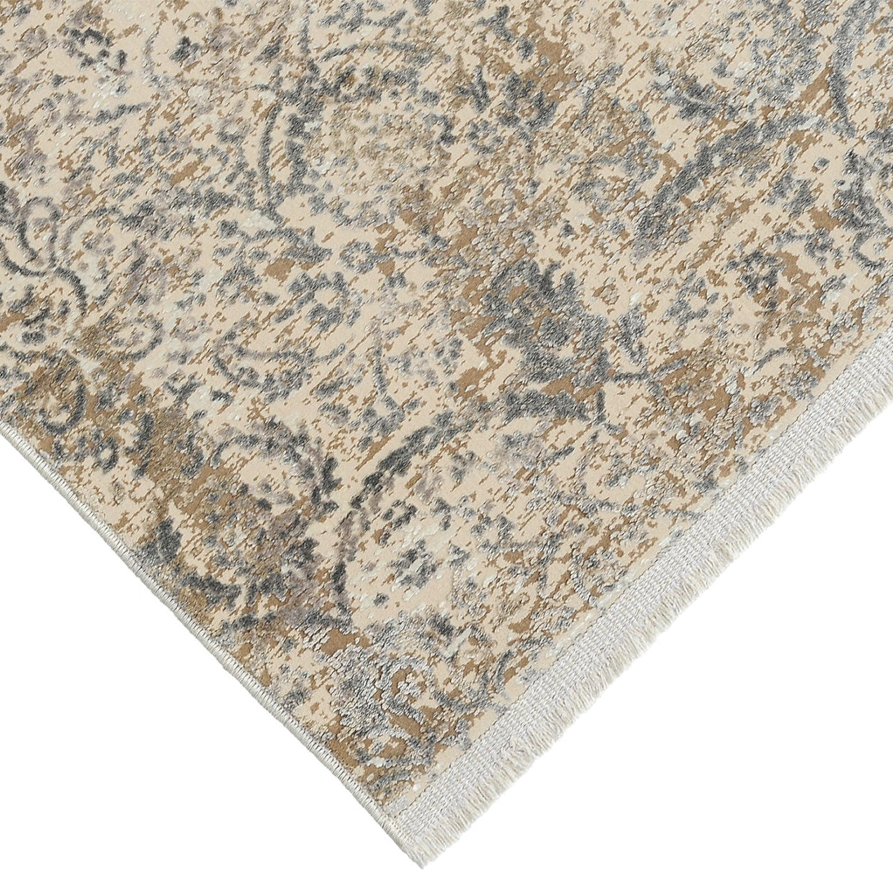 Royal rug with beige ornaments