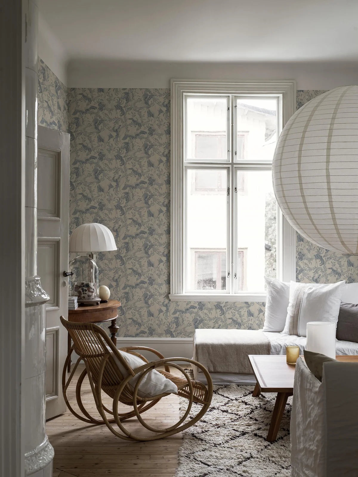 Tapeta s motívom zvierat vtákov TANČIACEJ ŽRANICE krémová s modrou