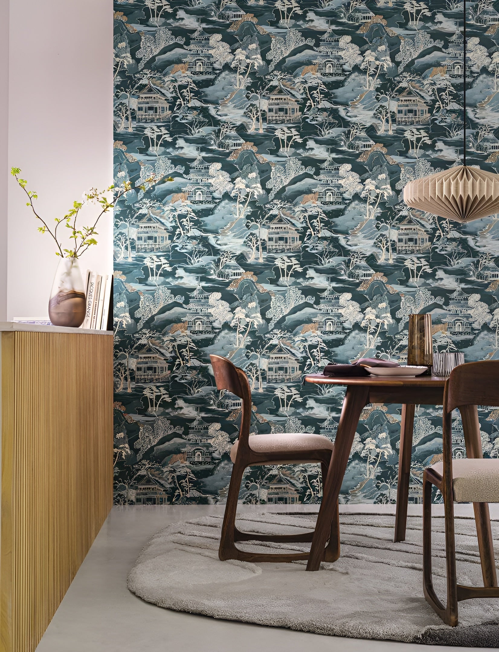 Tapeta so štruktúrou a orientálnou krajinou NARA - NOIR/MORDORE čierna s hnedou