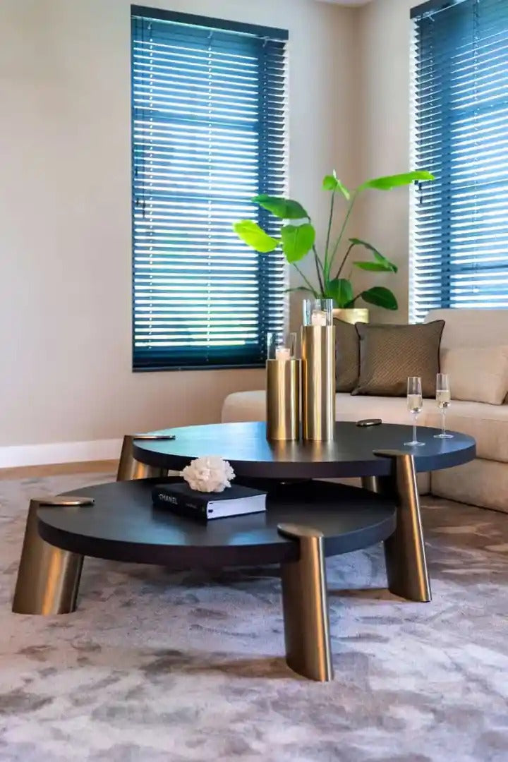 Súprava kávových stolíkov BRODY čierna s mosadznou základňou