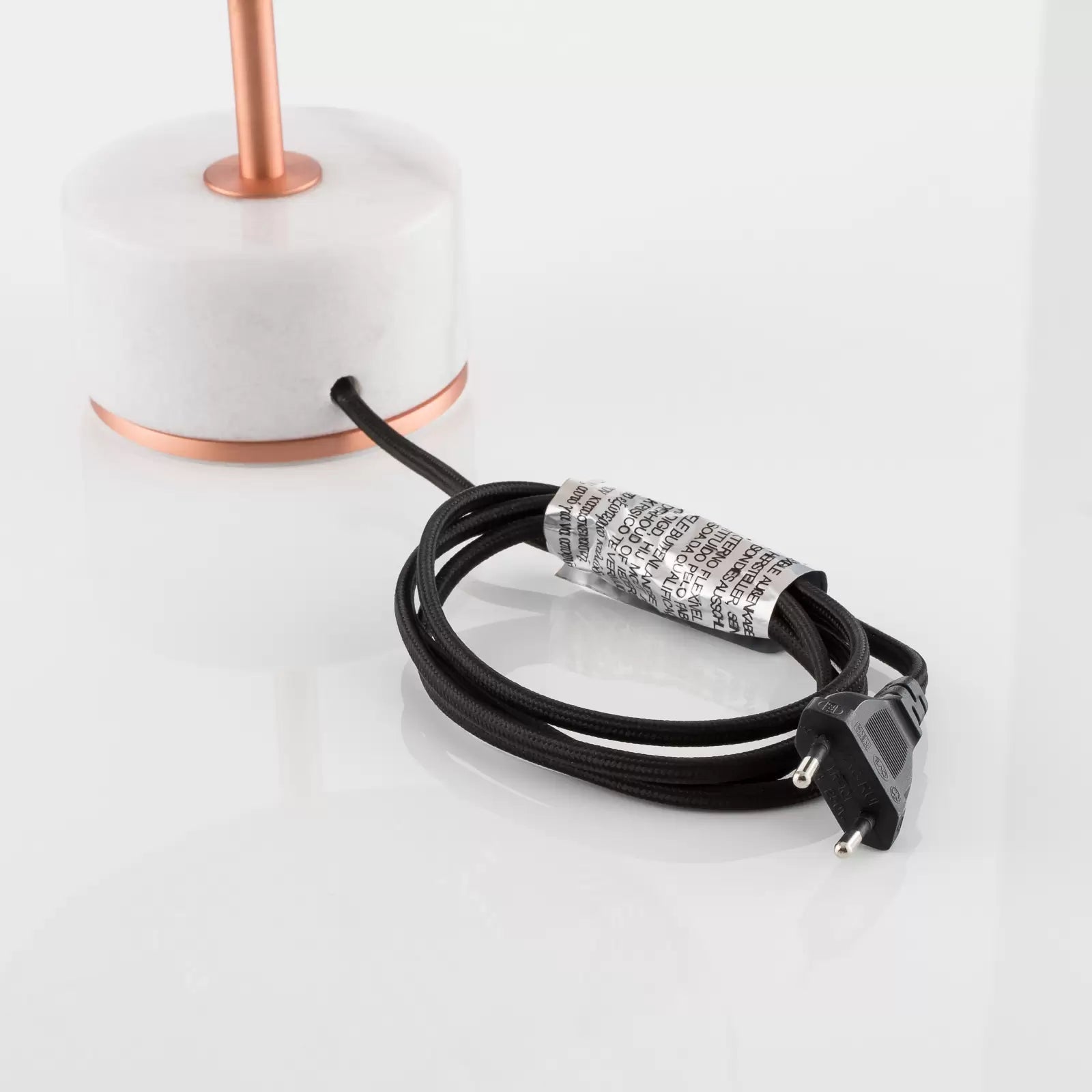 Stolná lampa CHANPEN DIAMANT čierna s medeným podstavcom