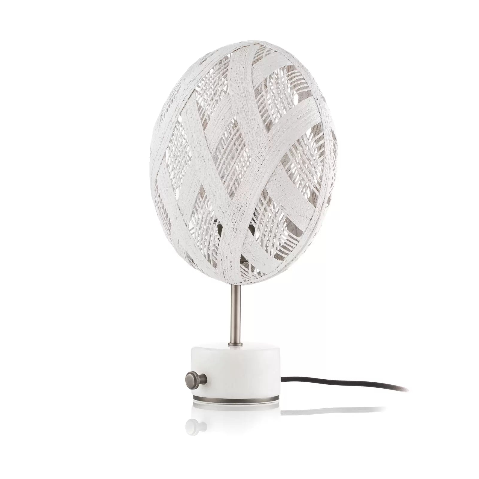 Chanpen Diamant White table lamp with a silver base