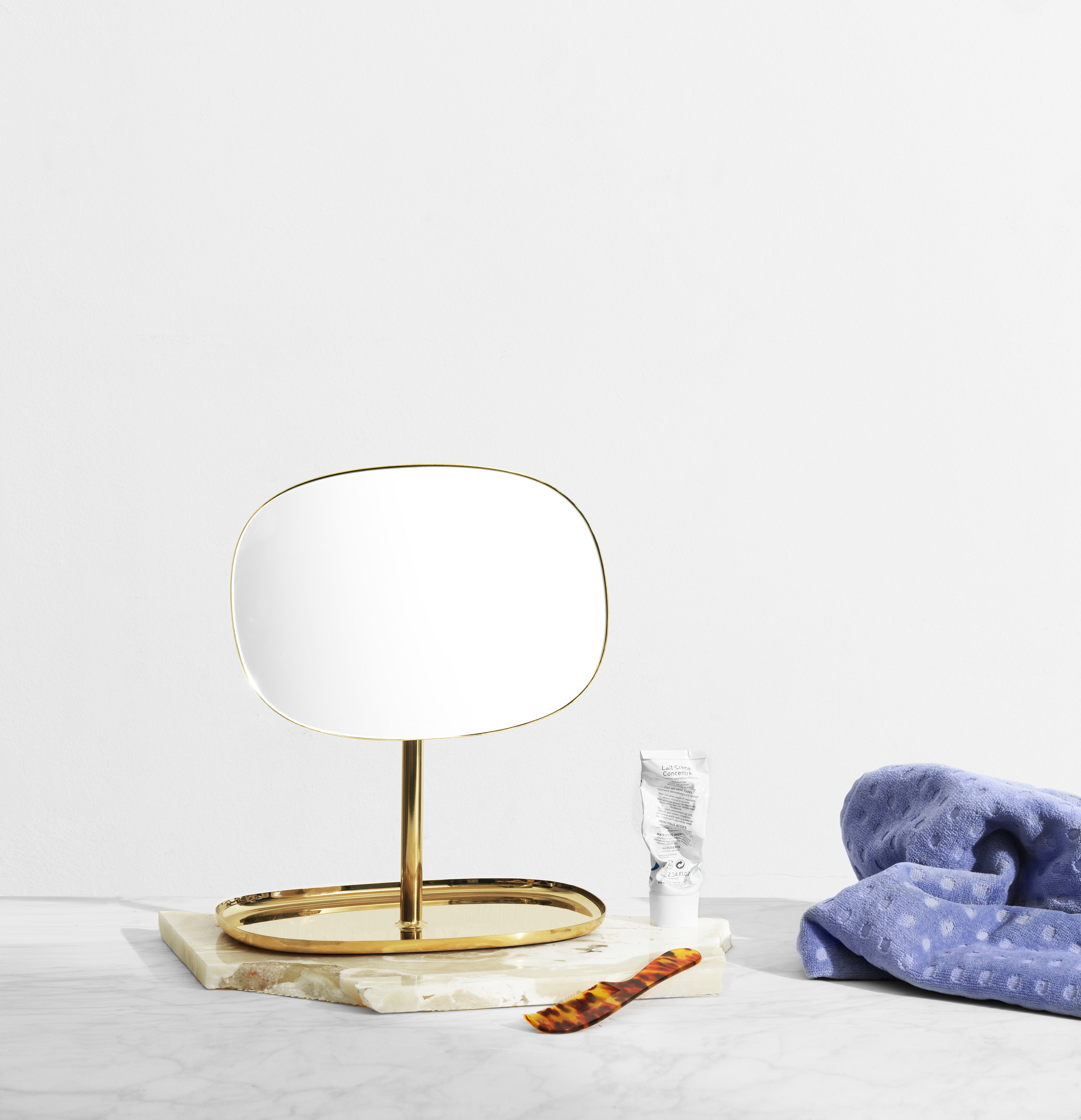 FLIP mirror with brass-plated base
