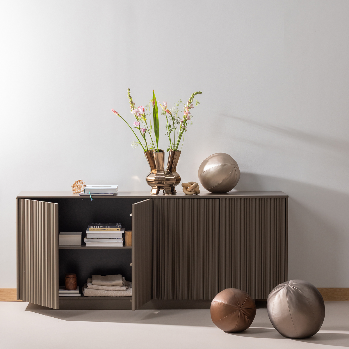 Komoda NOVA 200 cm truflowy brąz – ujęcie 3