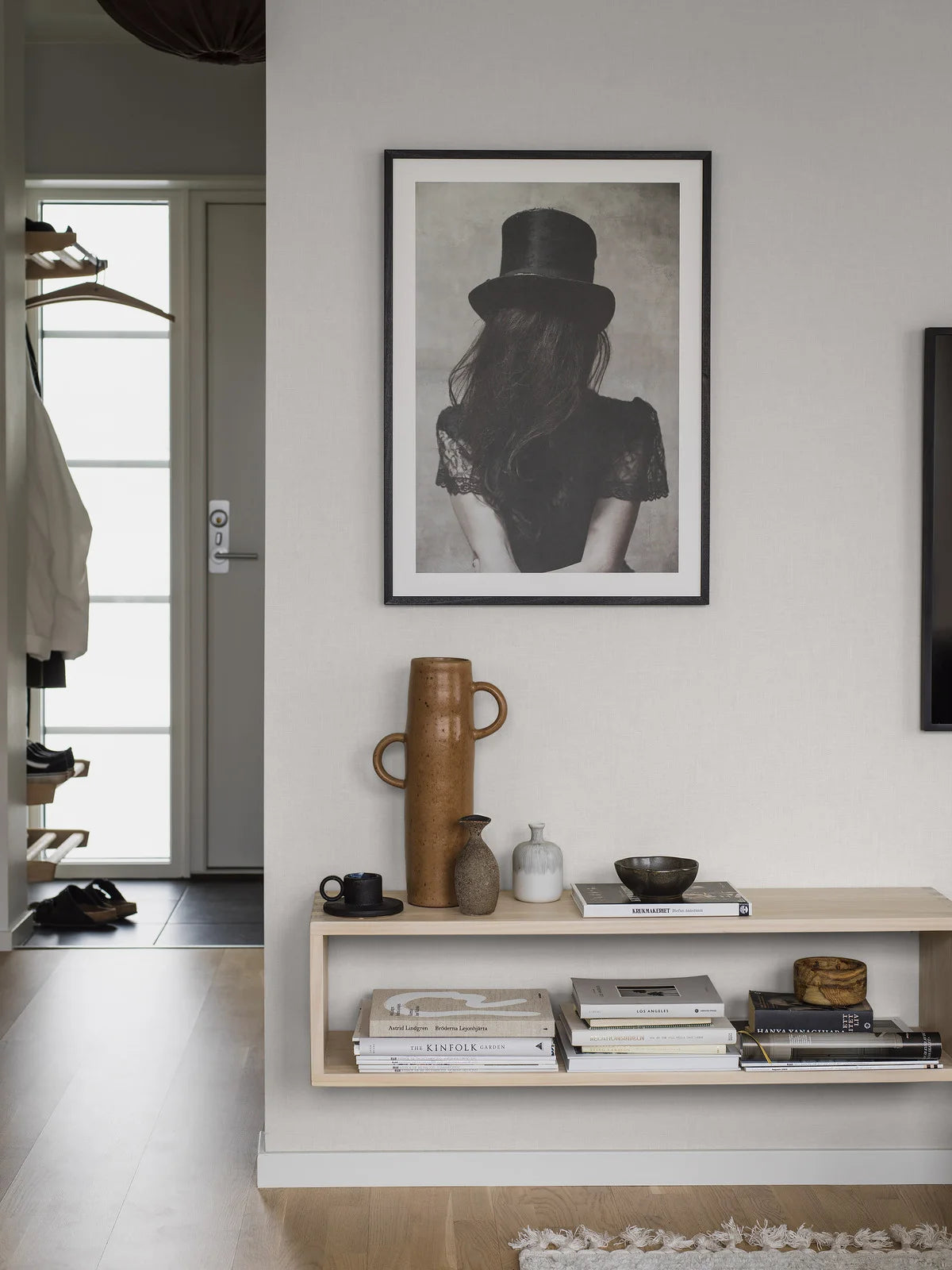 Structural paper non-woven wallpaper VEGA light gray