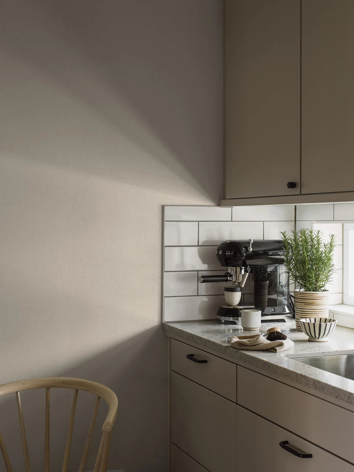 Non-woven textile wallpaper VEGA dark beige